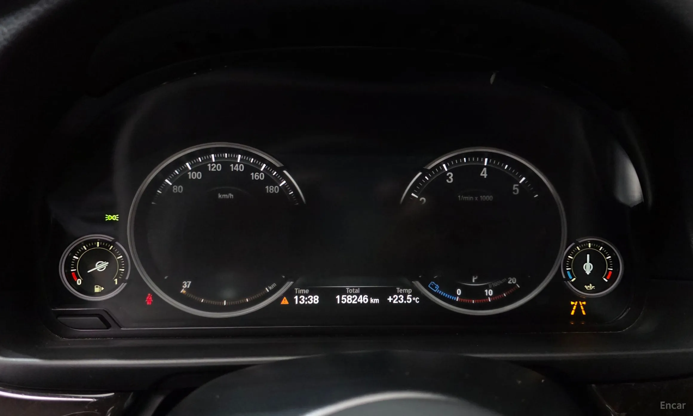 BMW 5 Series (F10) превью 8