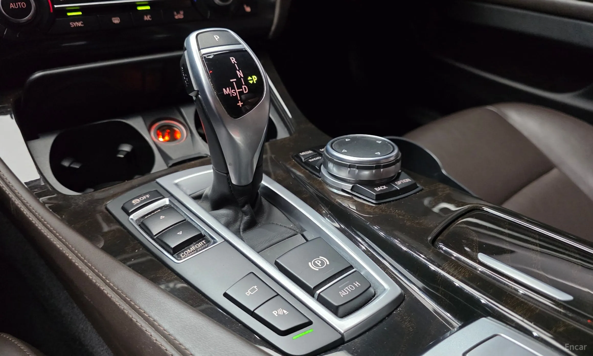BMW 5 Series (F10) превью 9