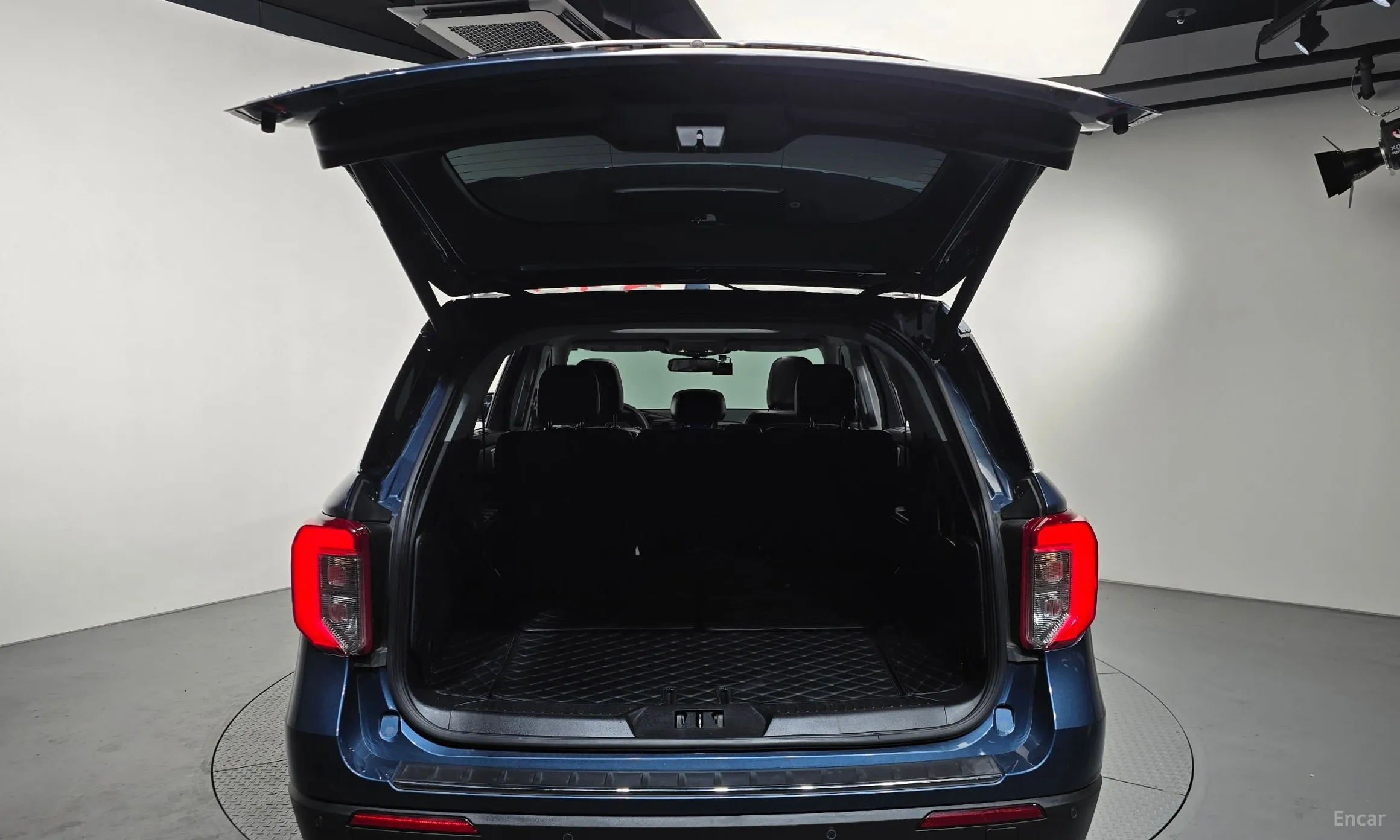 Ford Explorer 6th Generation превью 19