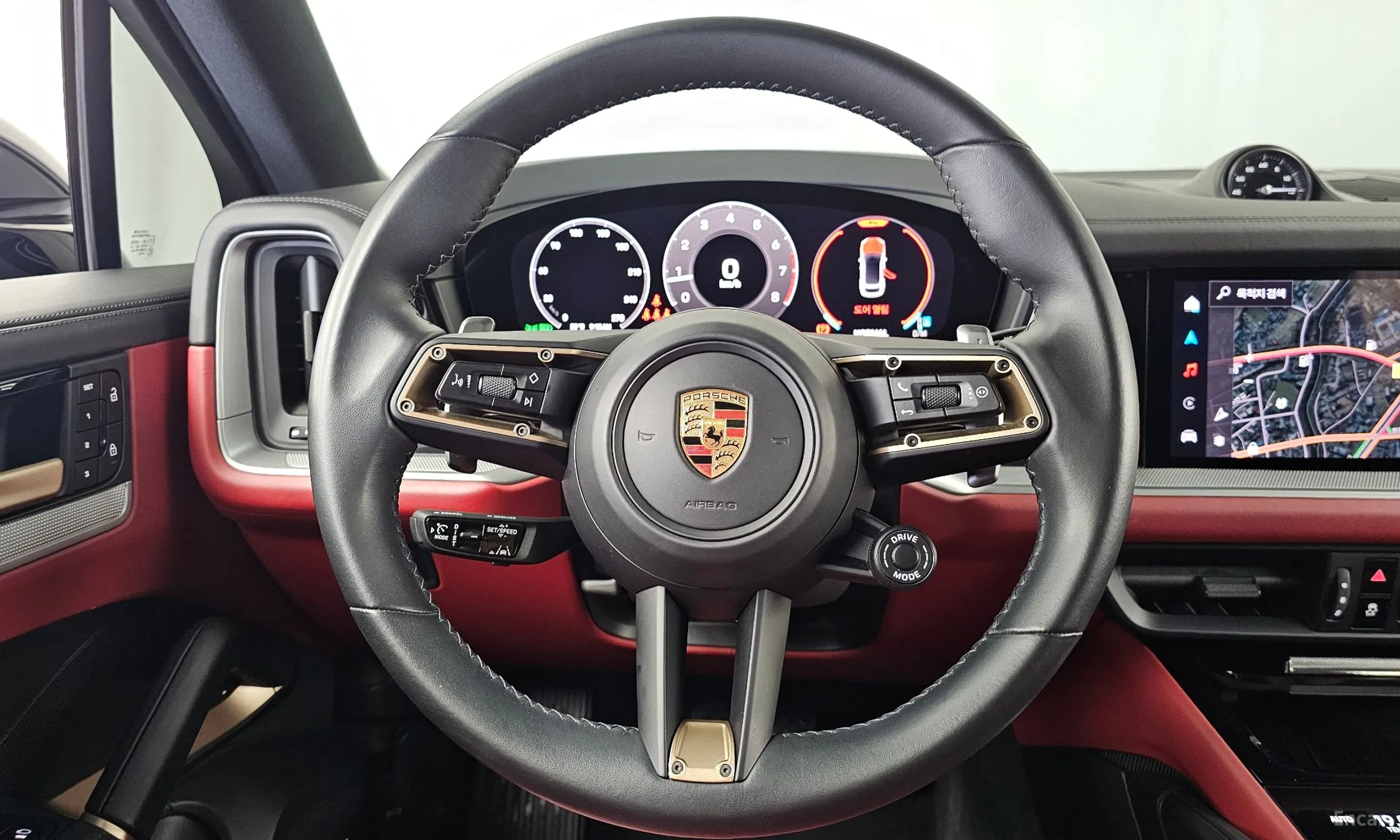 Porsche Cayenne (PO536) превью 13
