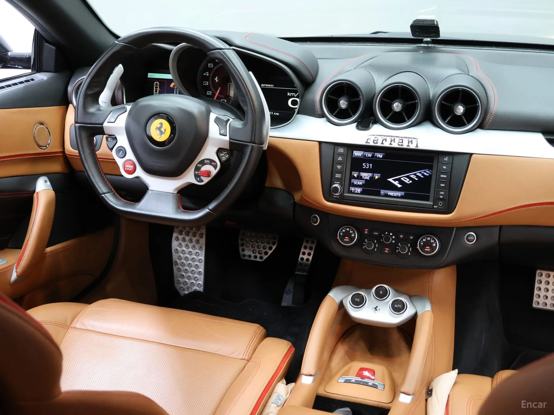 Ferrari FF превью 11