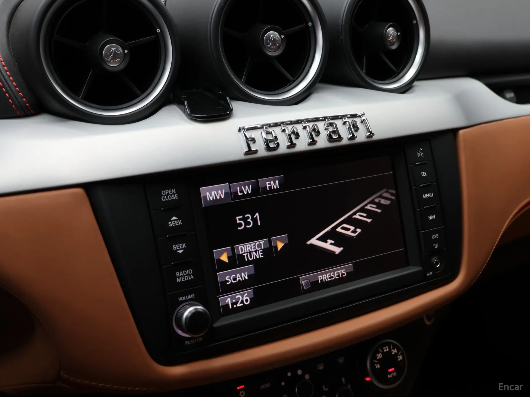 Ferrari FF превью 15