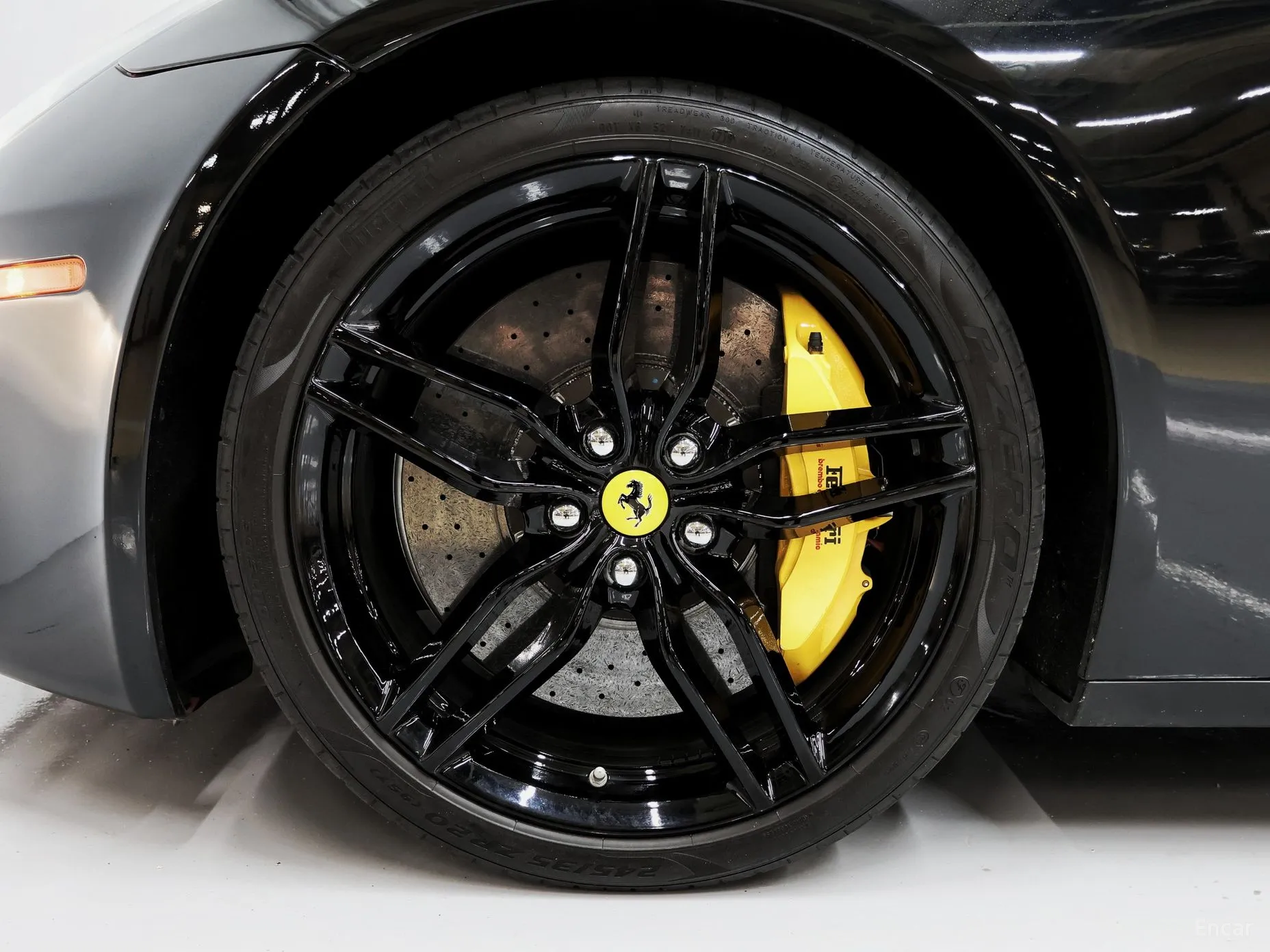 Ferrari FF превью 5
