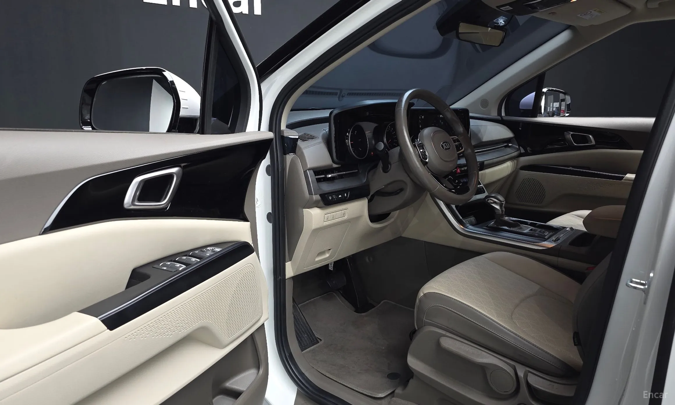 Kia Carnival Gen 4 превью 10