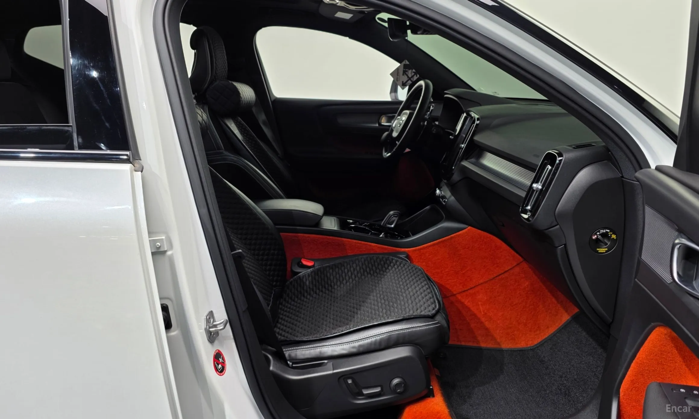 Volvo XC40 превью 11