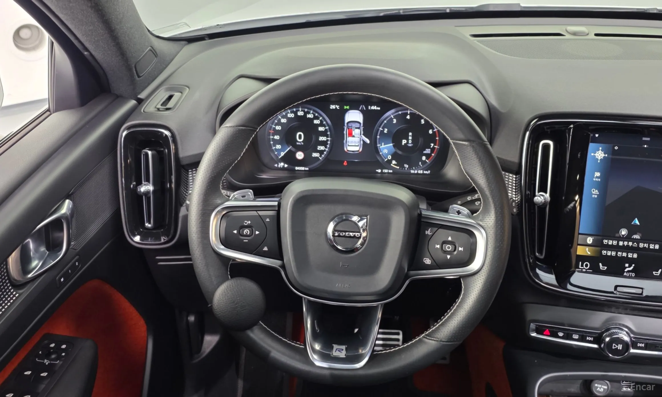 Volvo XC40 превью 13