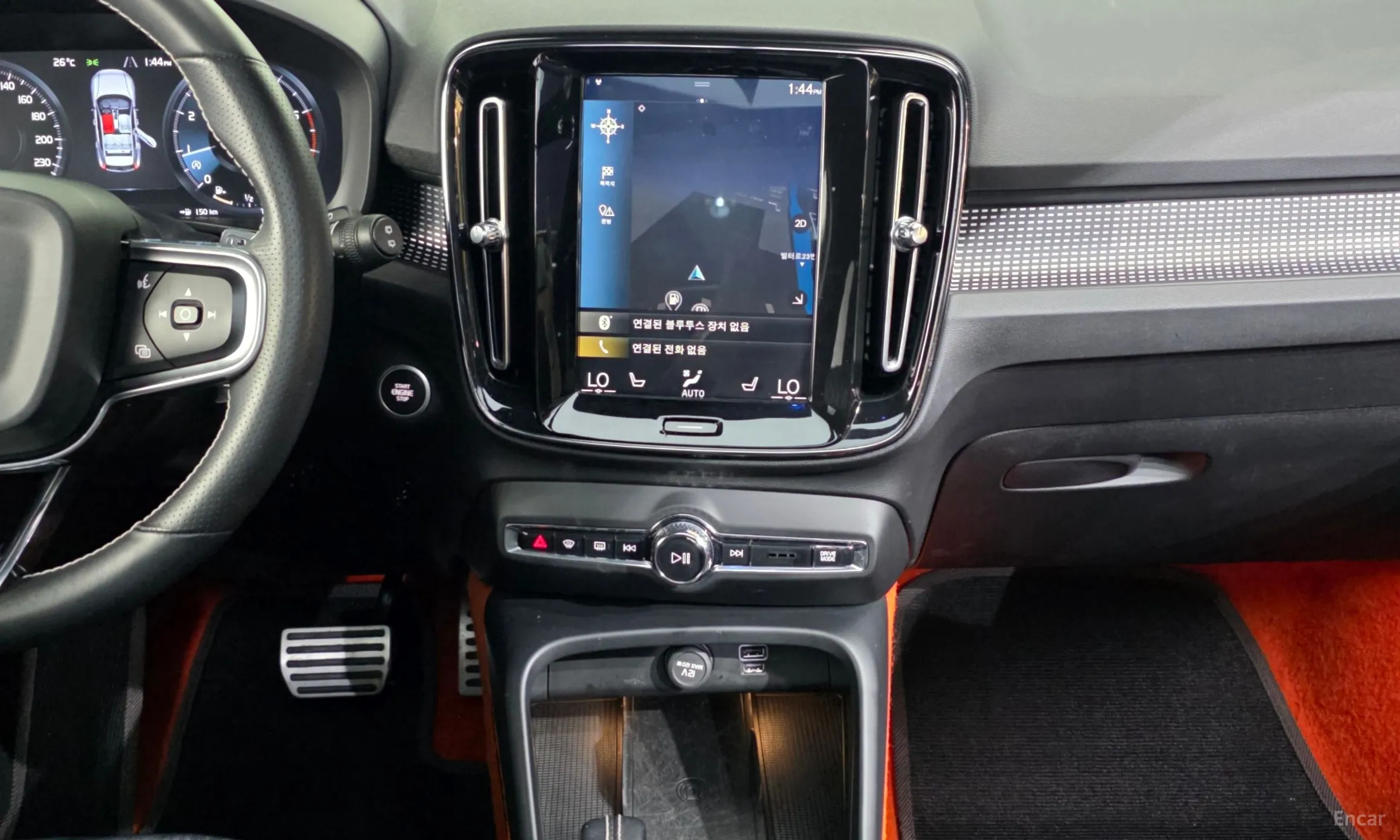 Volvo XC40 превью 14