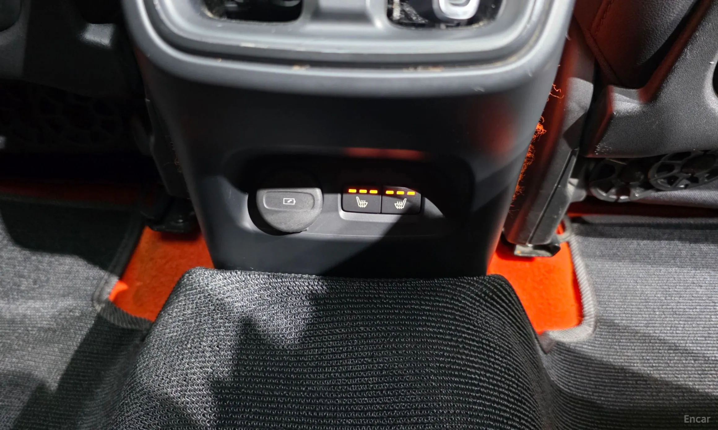 Volvo XC40 превью 19