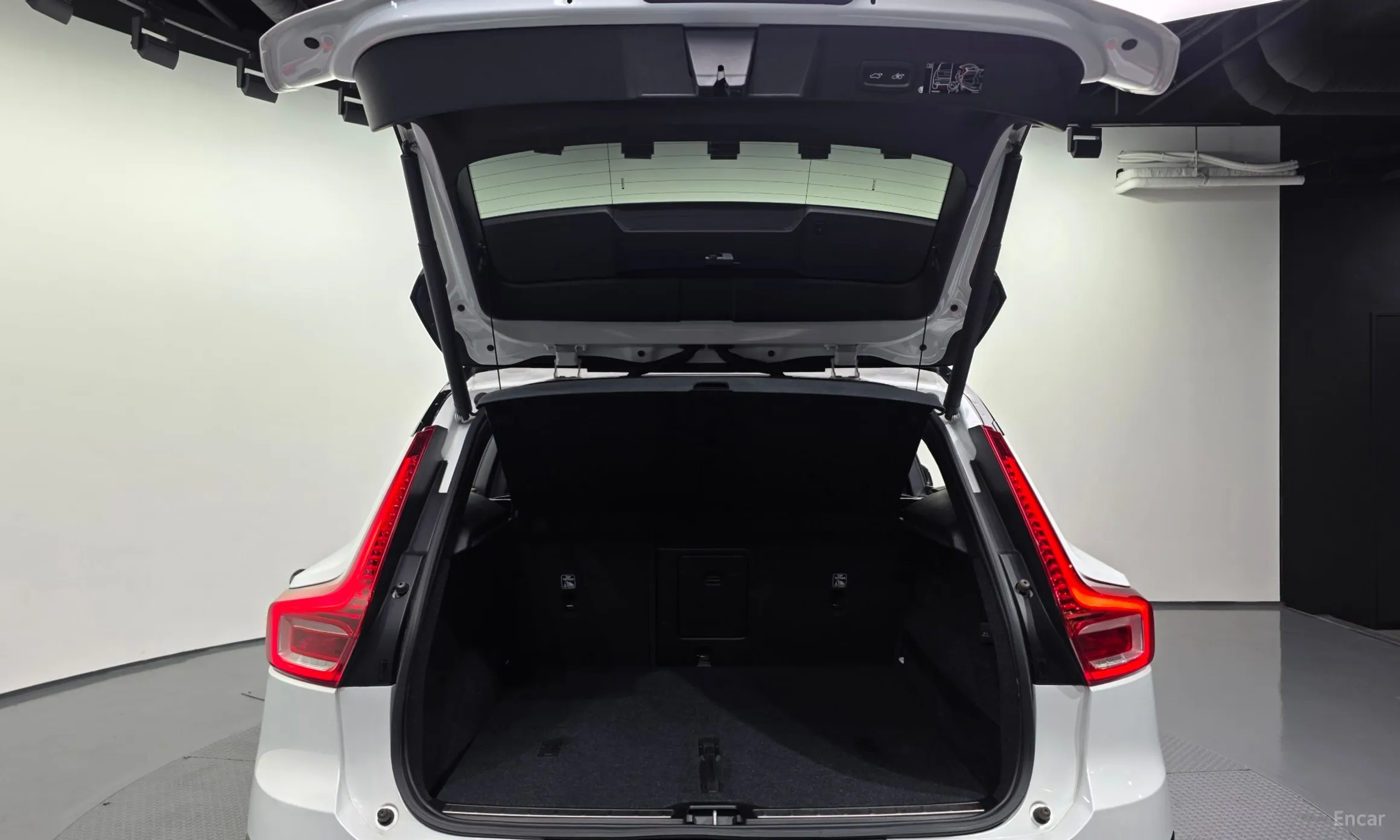 Volvo XC40 превью 20