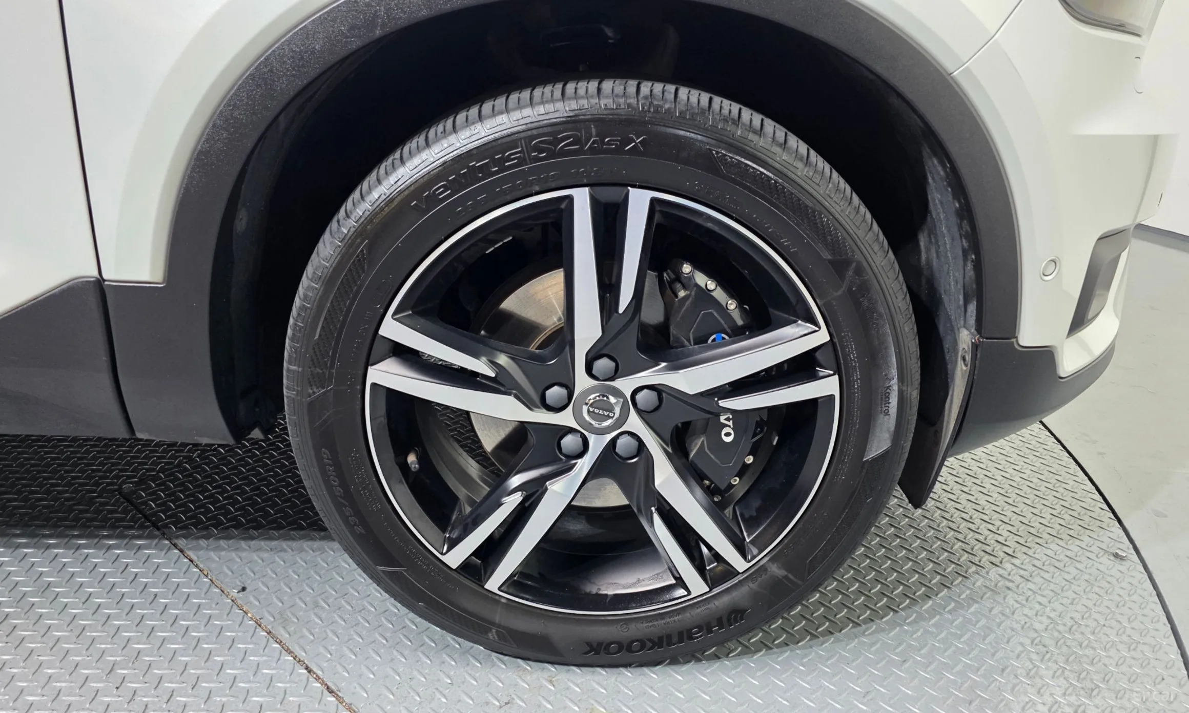 Volvo XC40 превью 5