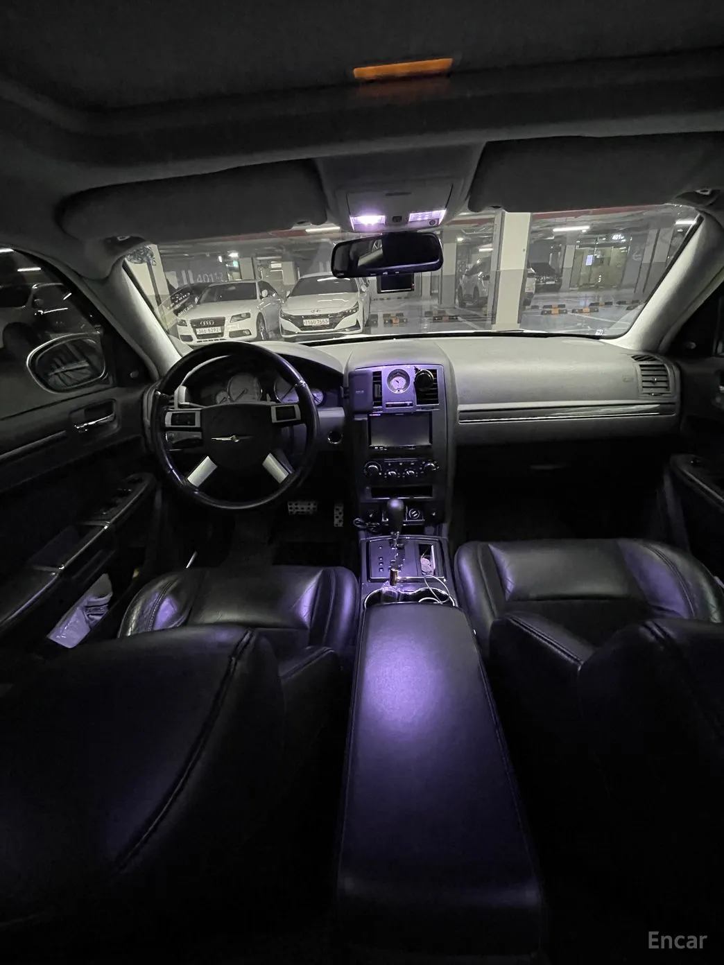 Chrysler 300C превью 10
