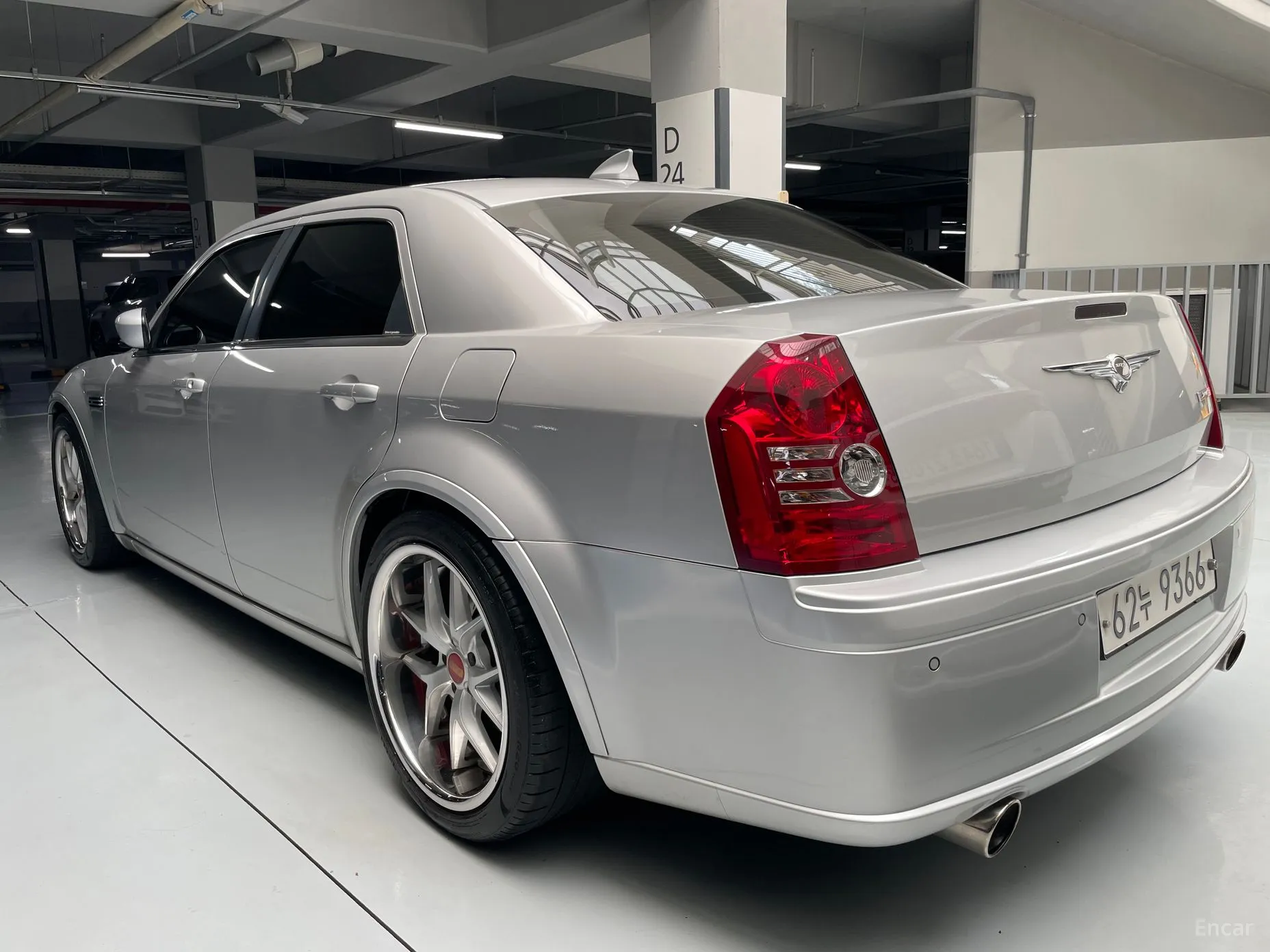 Chrysler 300C превью 4