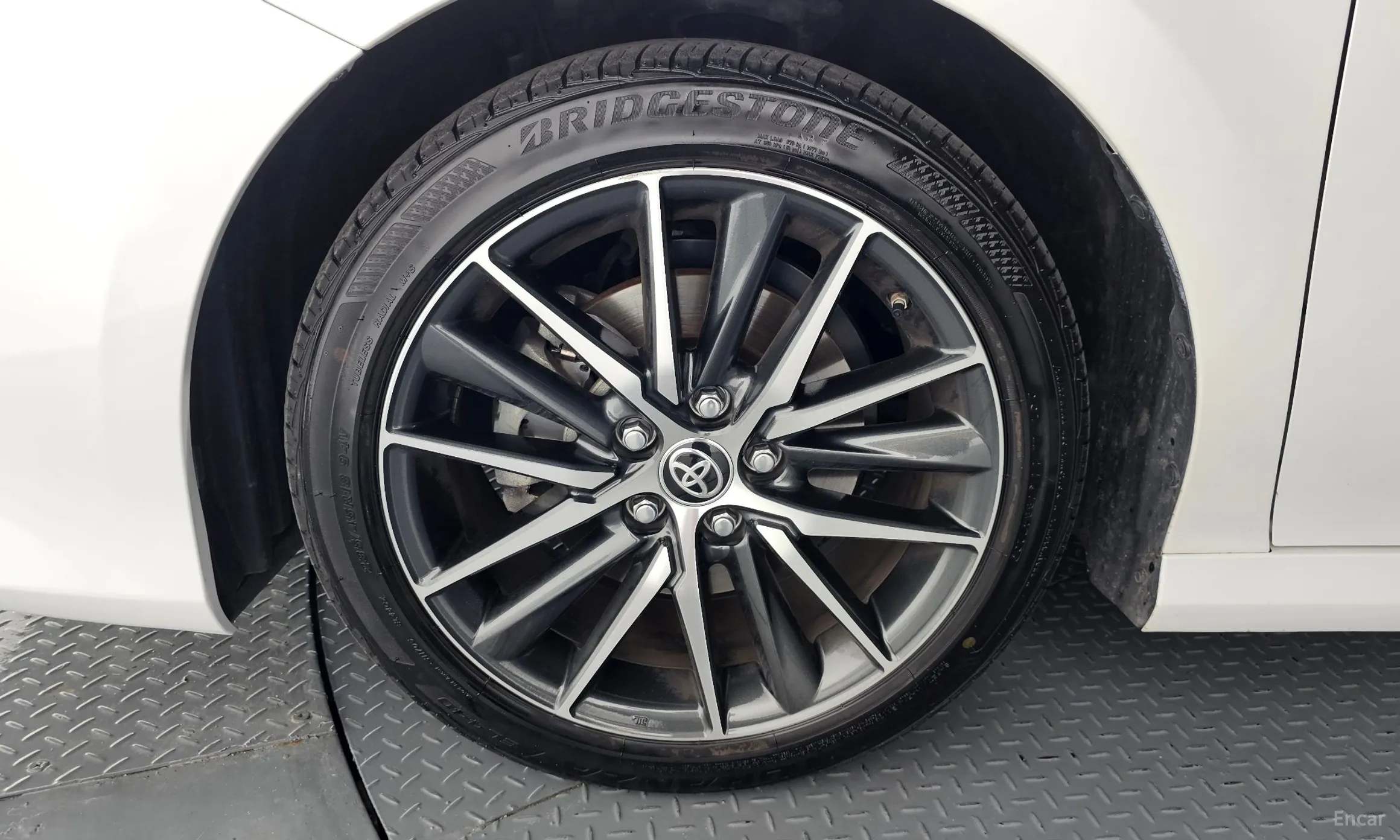 Toyota Camry (XV70) превью 5