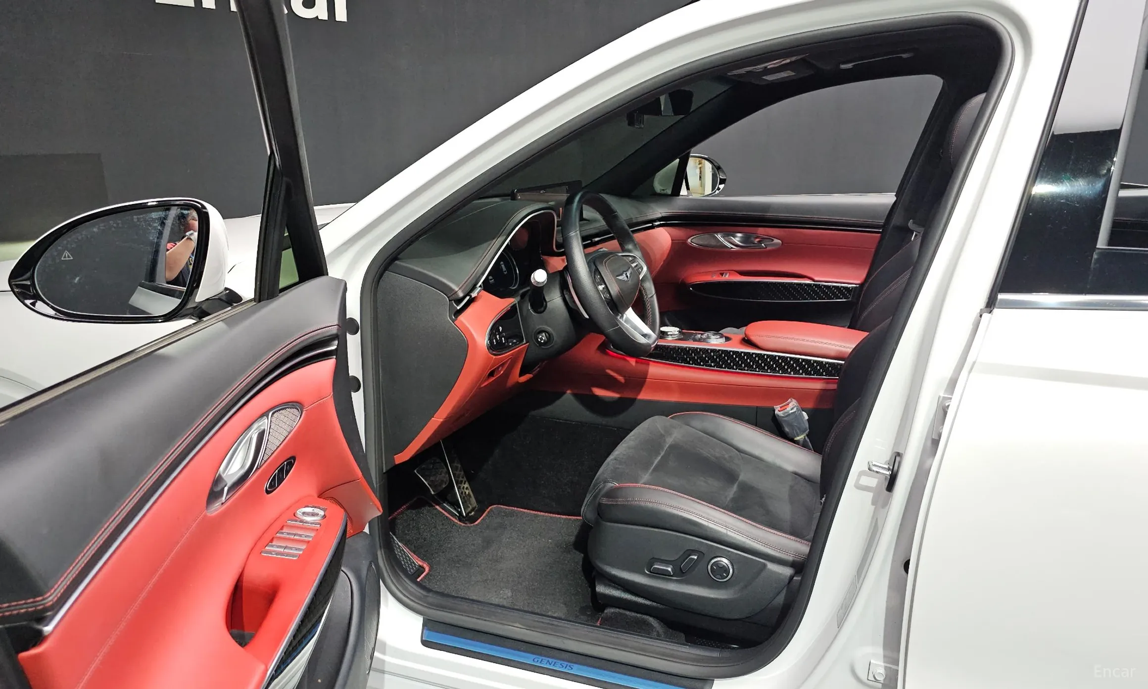 Genesis GV70 превью 10