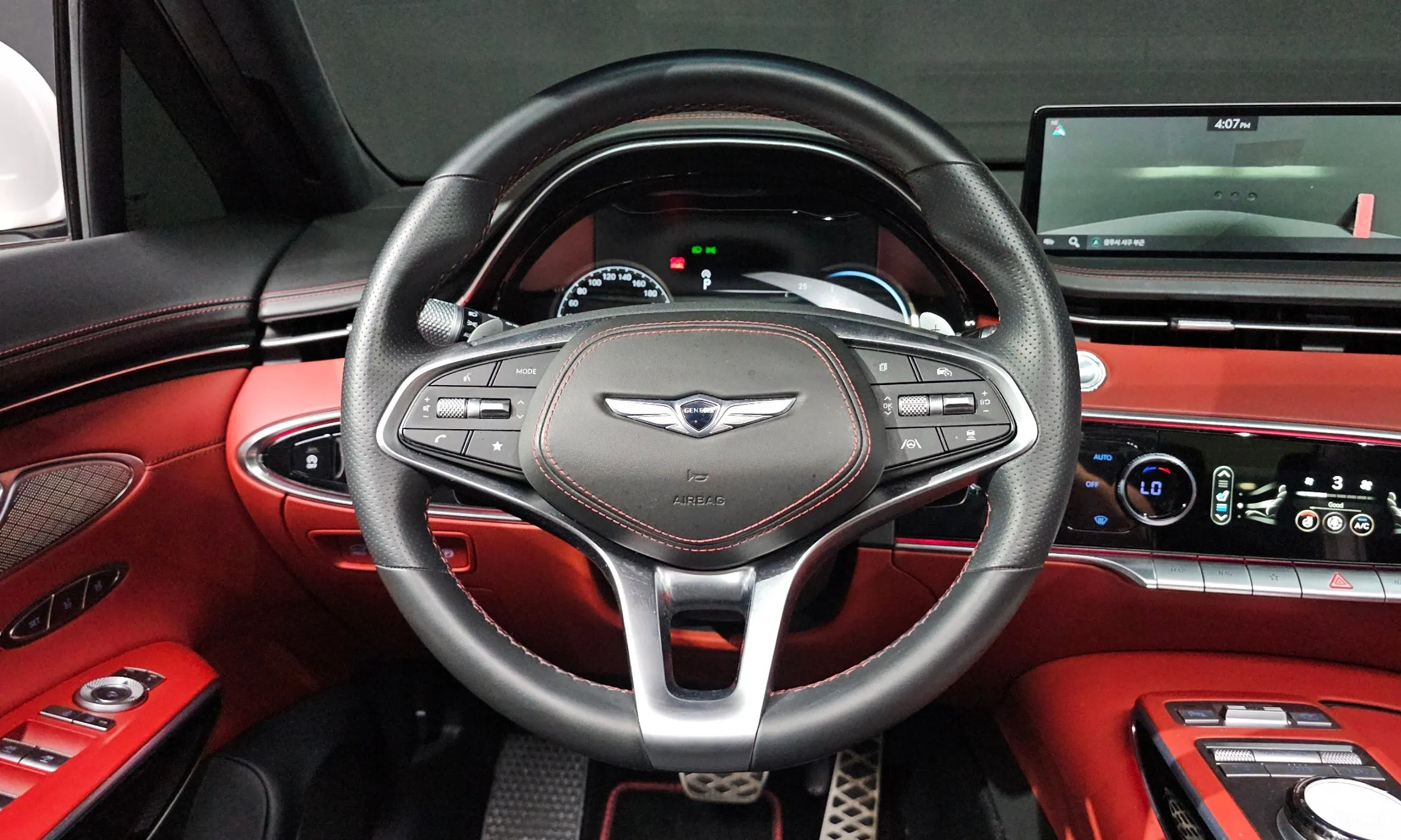 Genesis GV70 превью 11