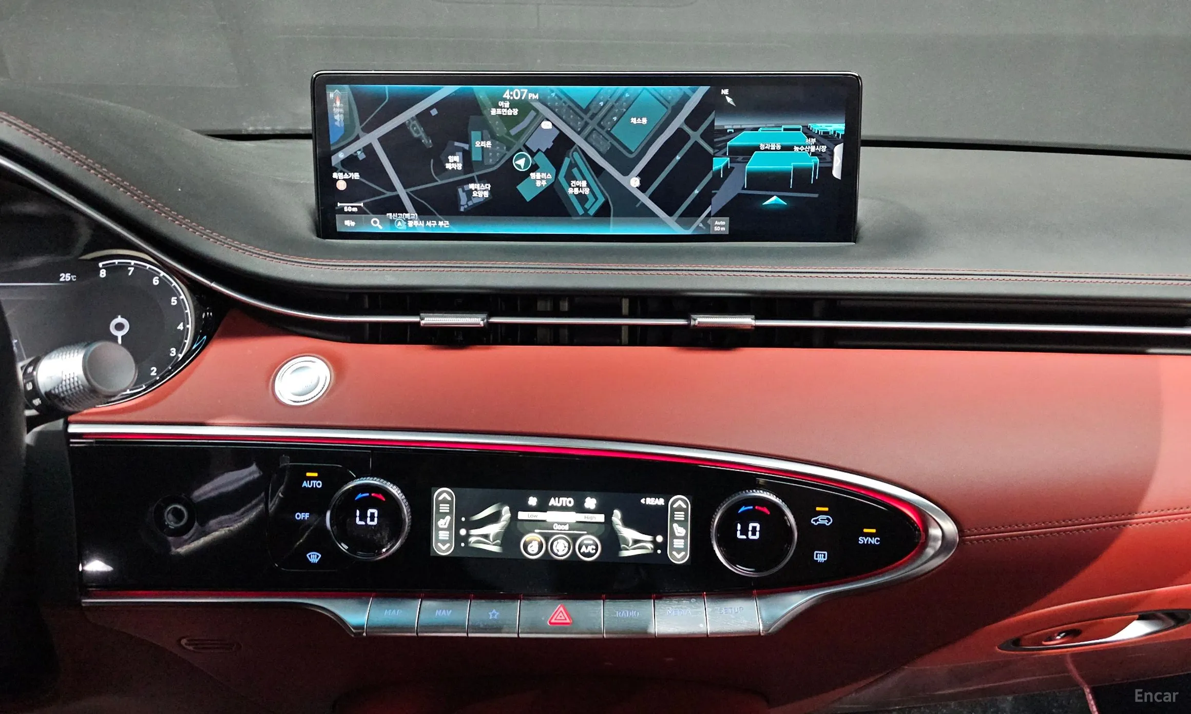 Genesis GV70 превью 12