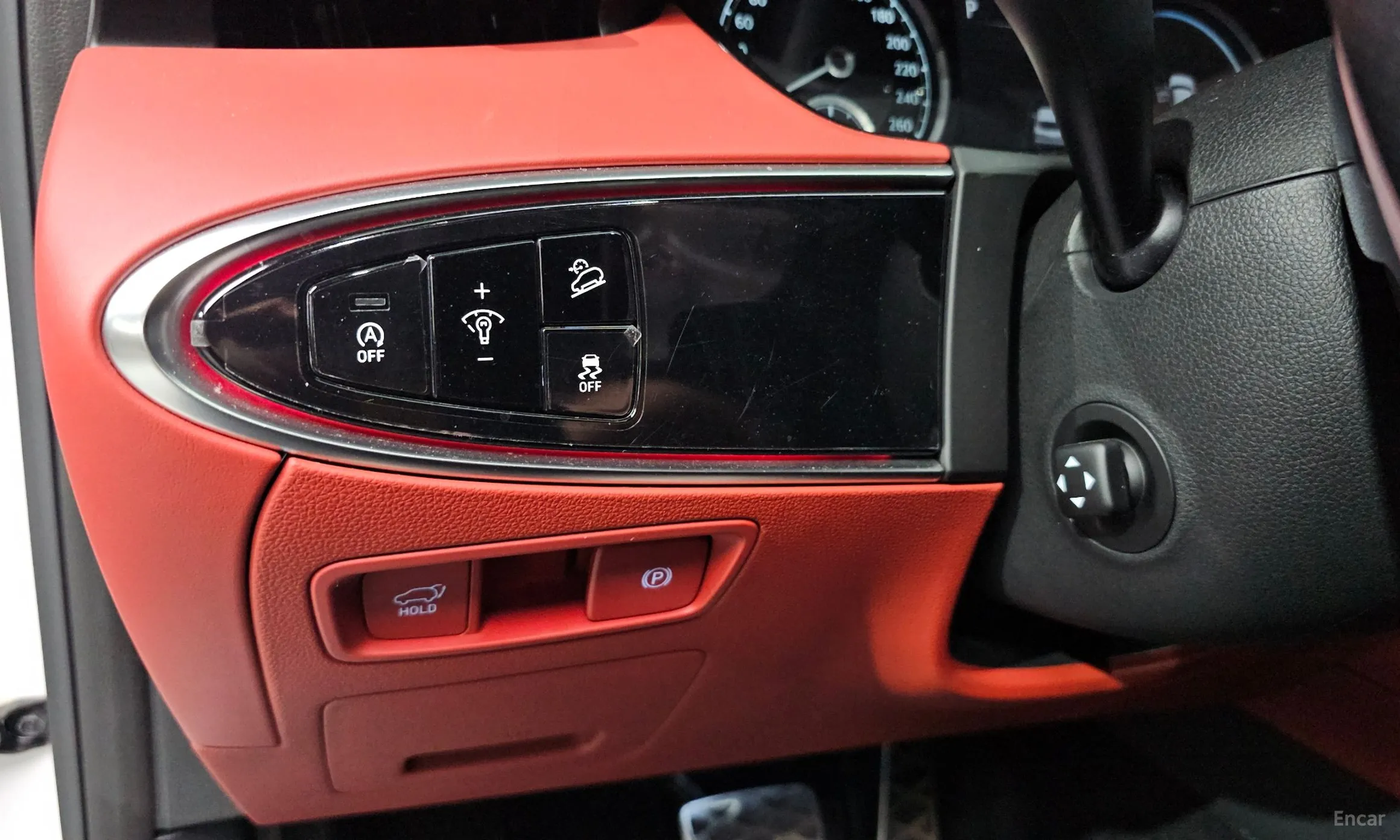 Genesis GV70 превью 15