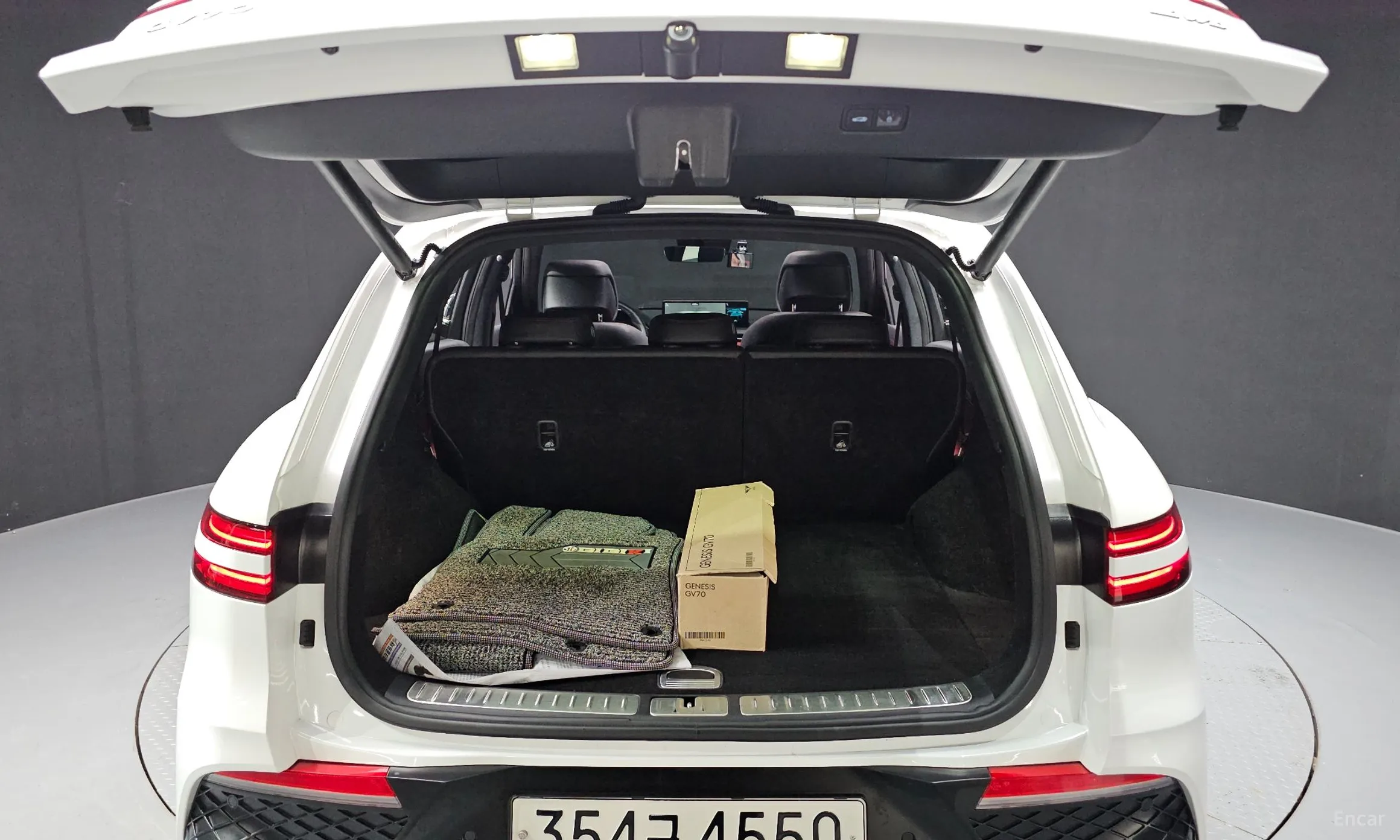 Genesis GV70 превью 20