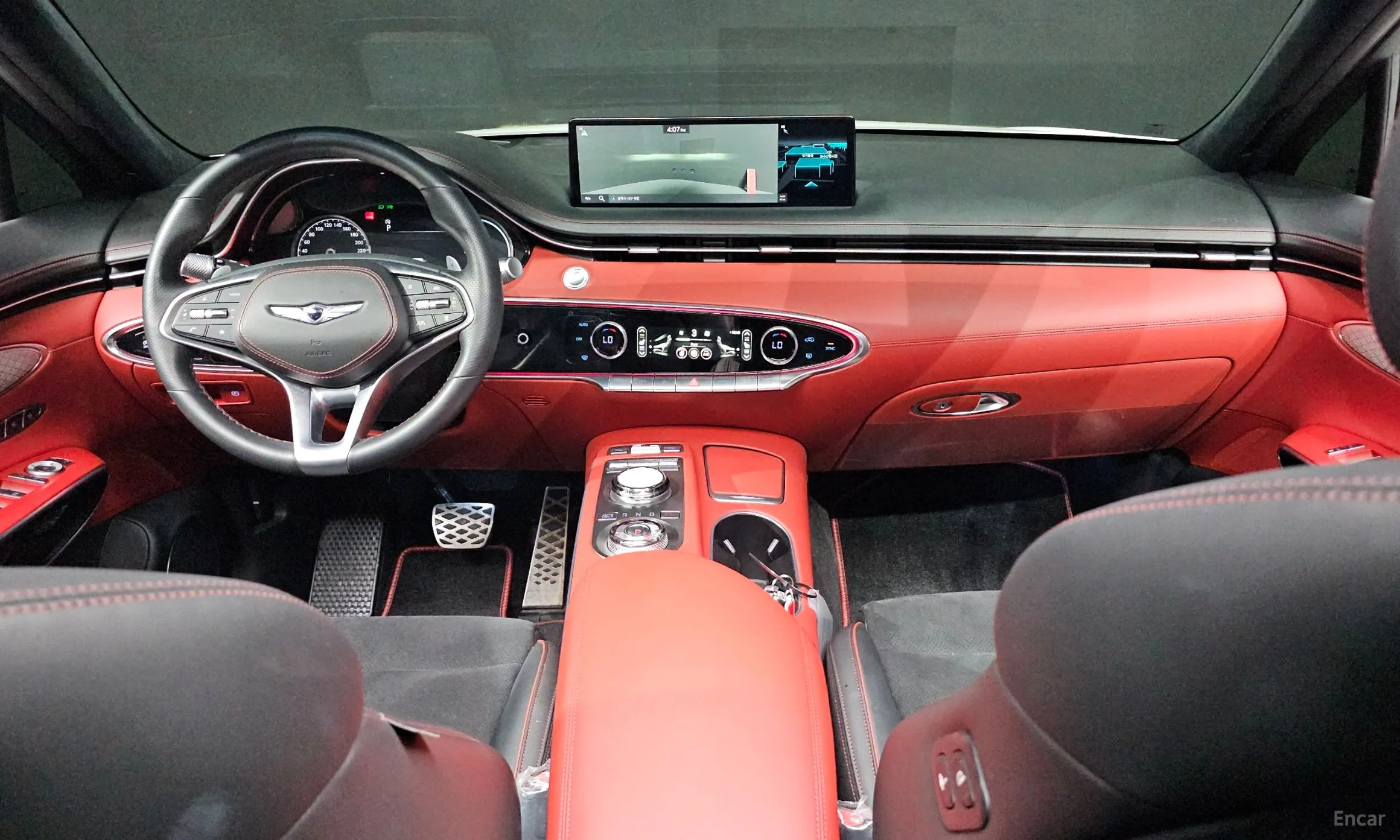 Genesis GV70 превью 7