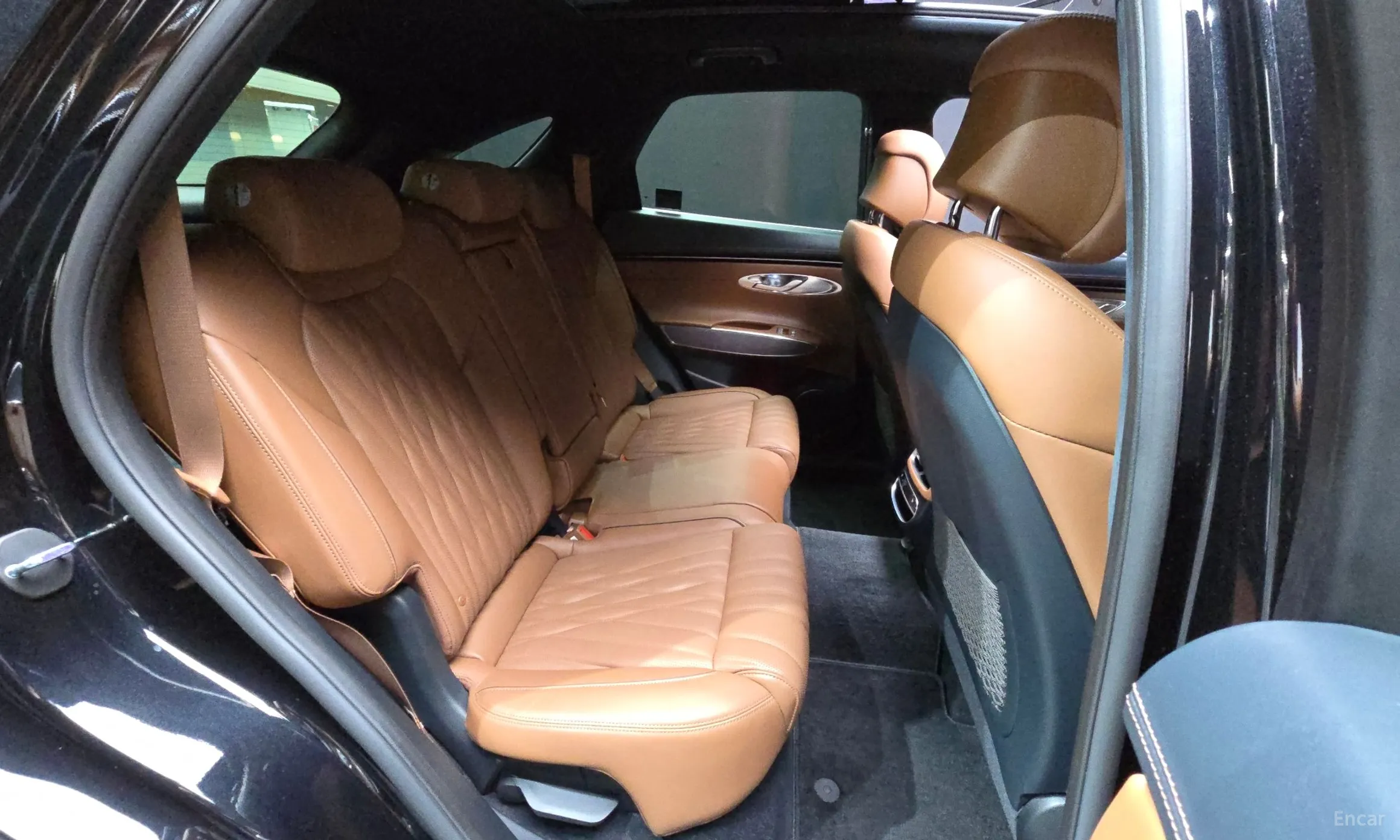 Genesis GV70 превью 12