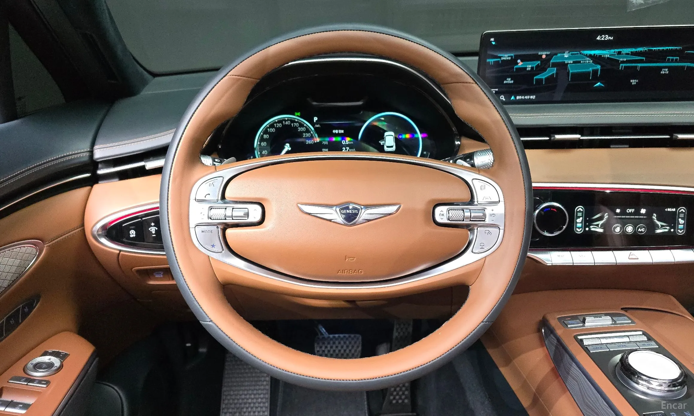 Genesis GV70 превью 13