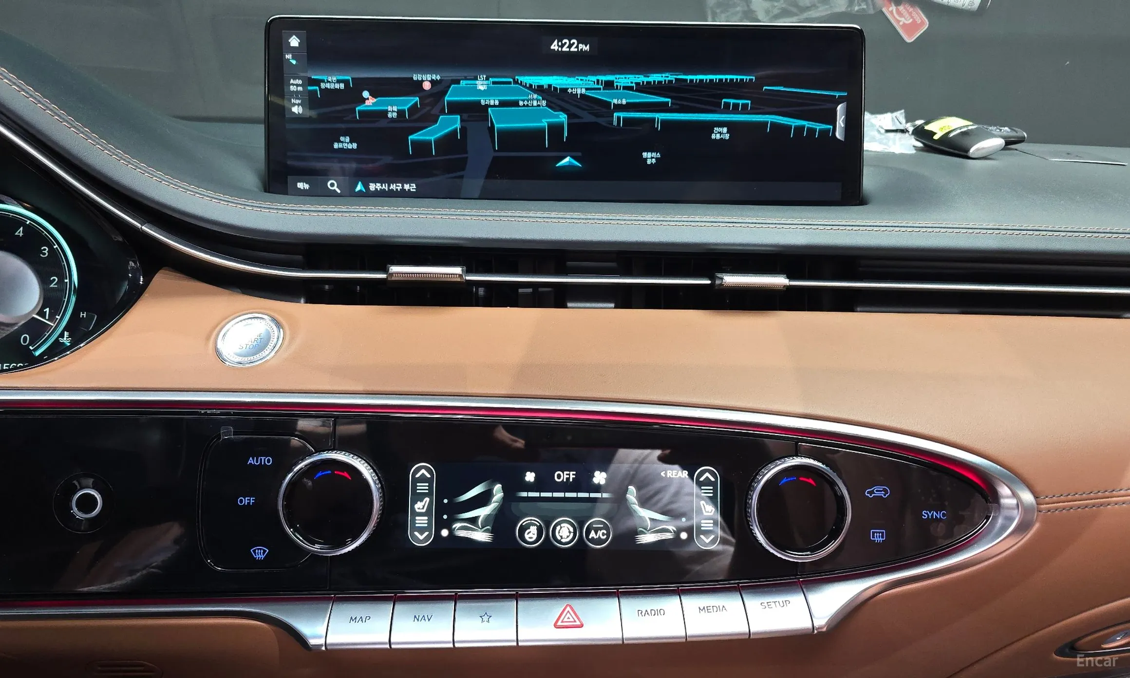 Genesis GV70 превью 14