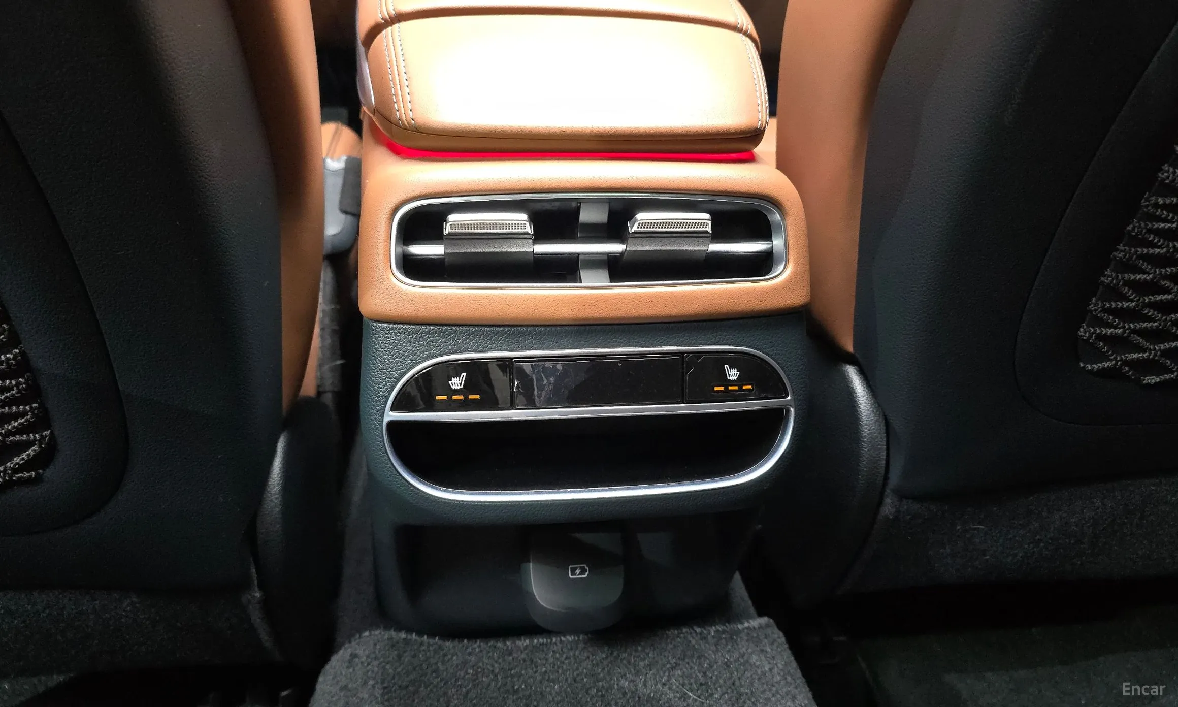 Genesis GV70 превью 19