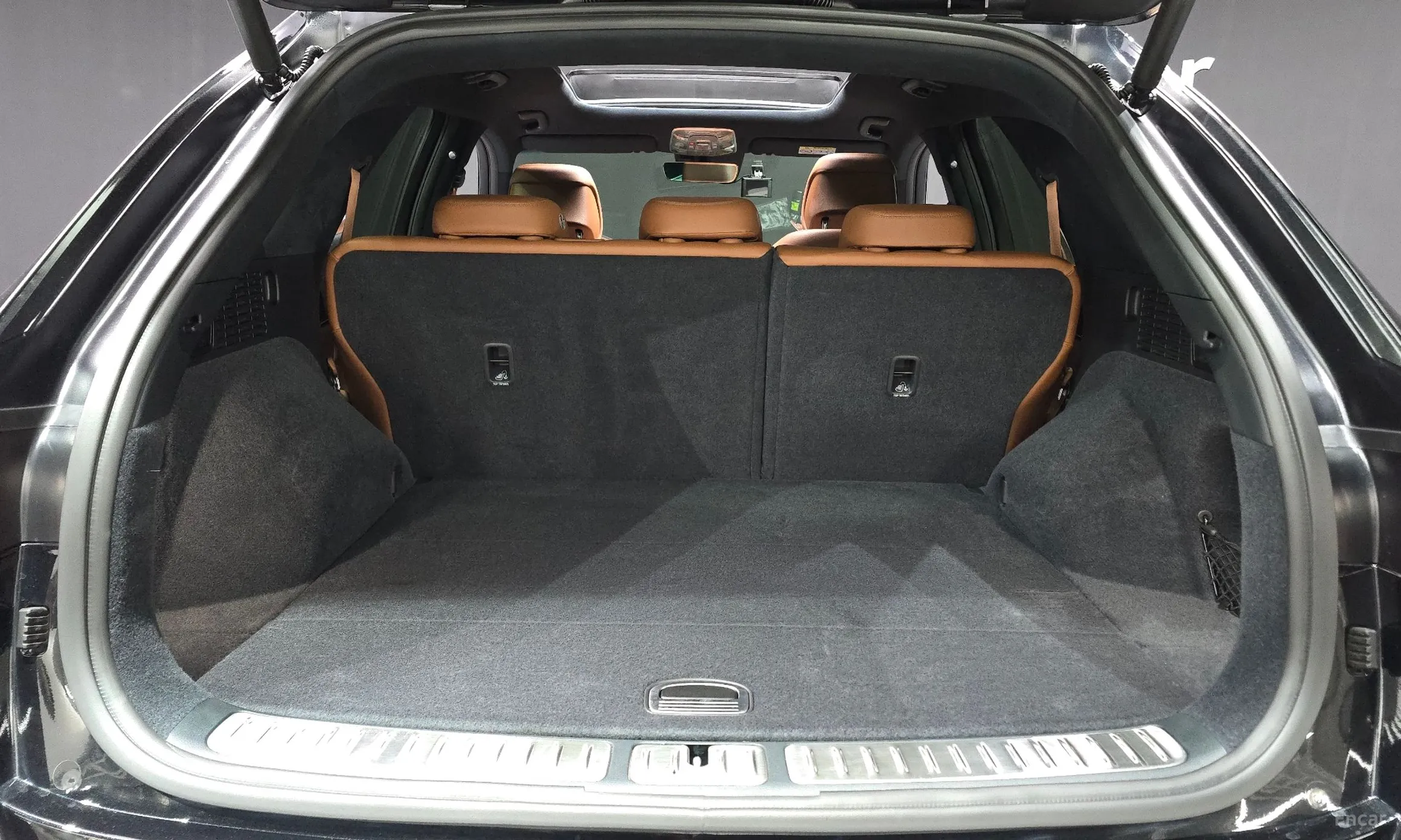 Genesis GV70 превью 20