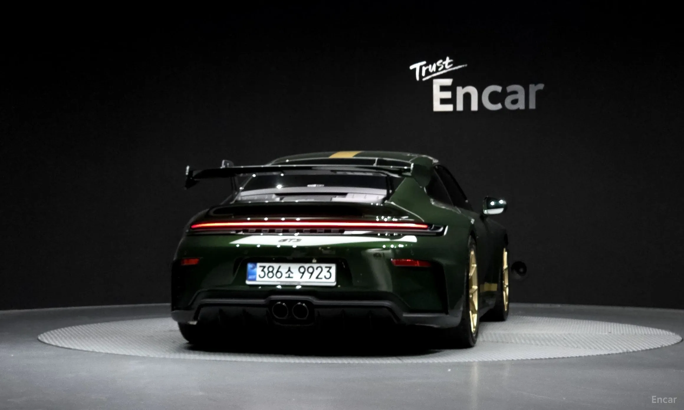 Porsche 911 (992) превью 4
