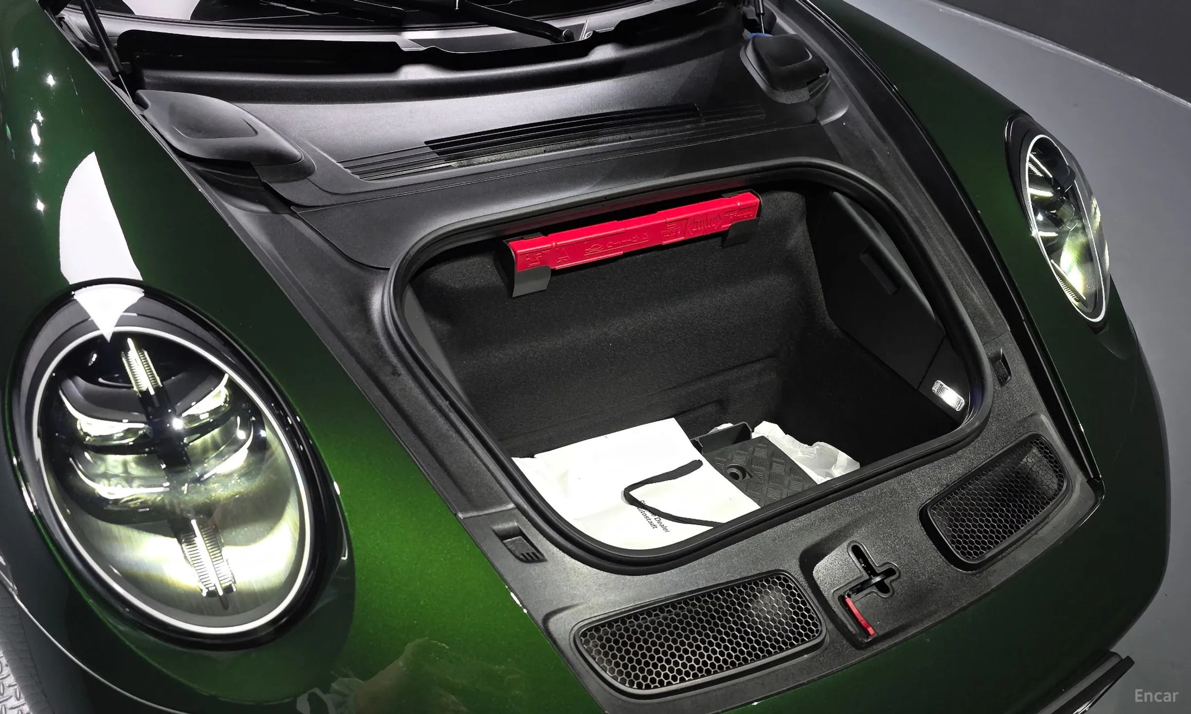 Porsche 911 (992) превью 6