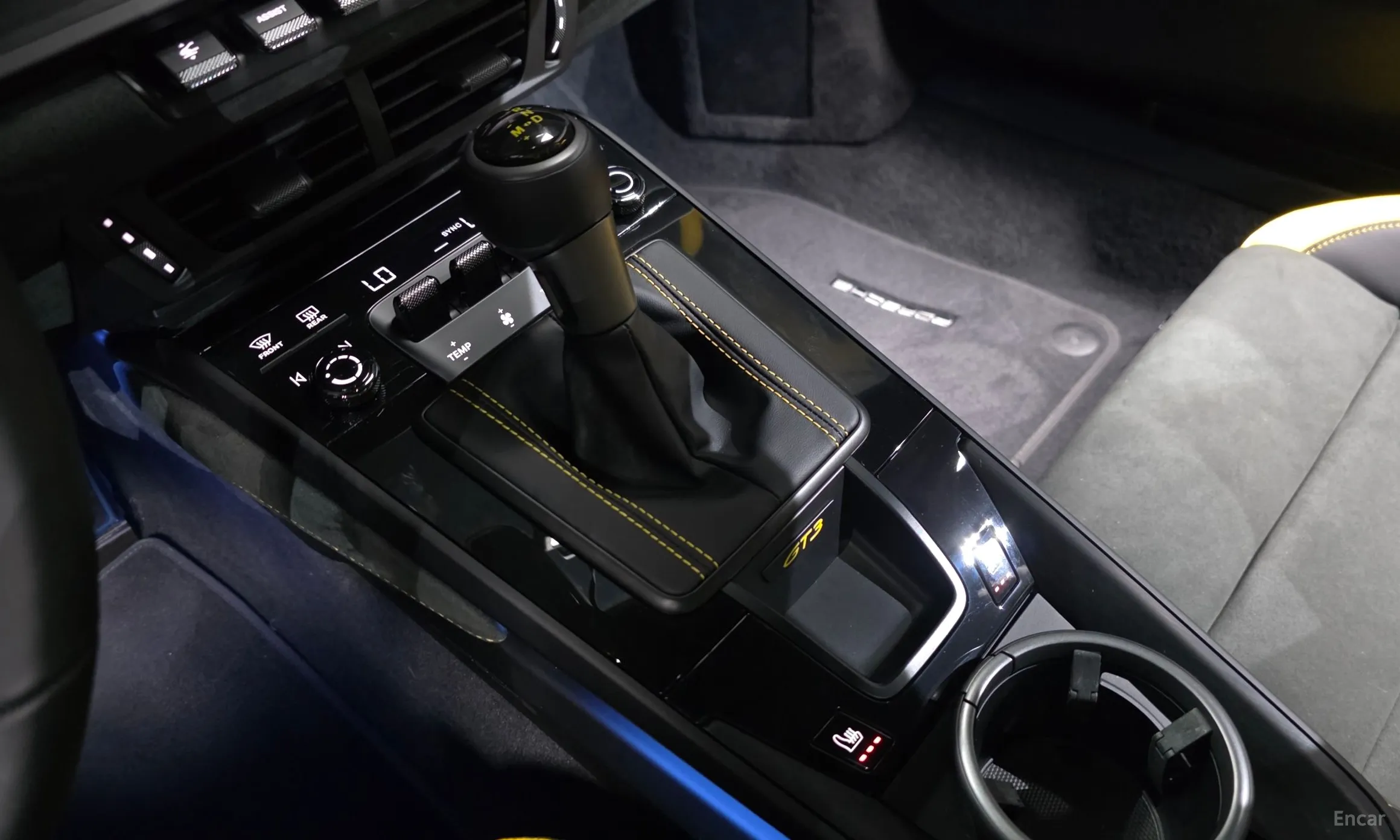 Porsche 911 (992) превью 9