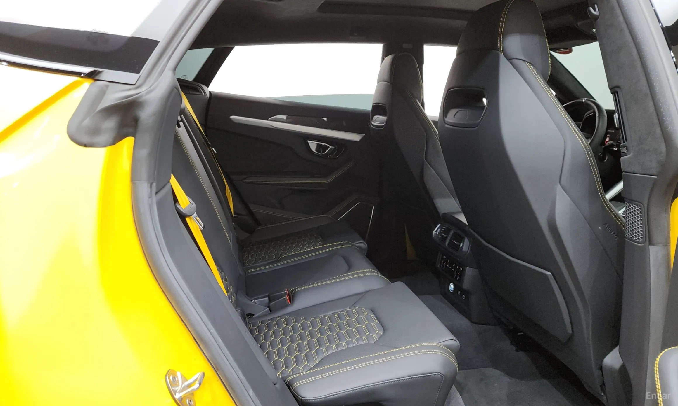 Lamborghini Urus превью 11