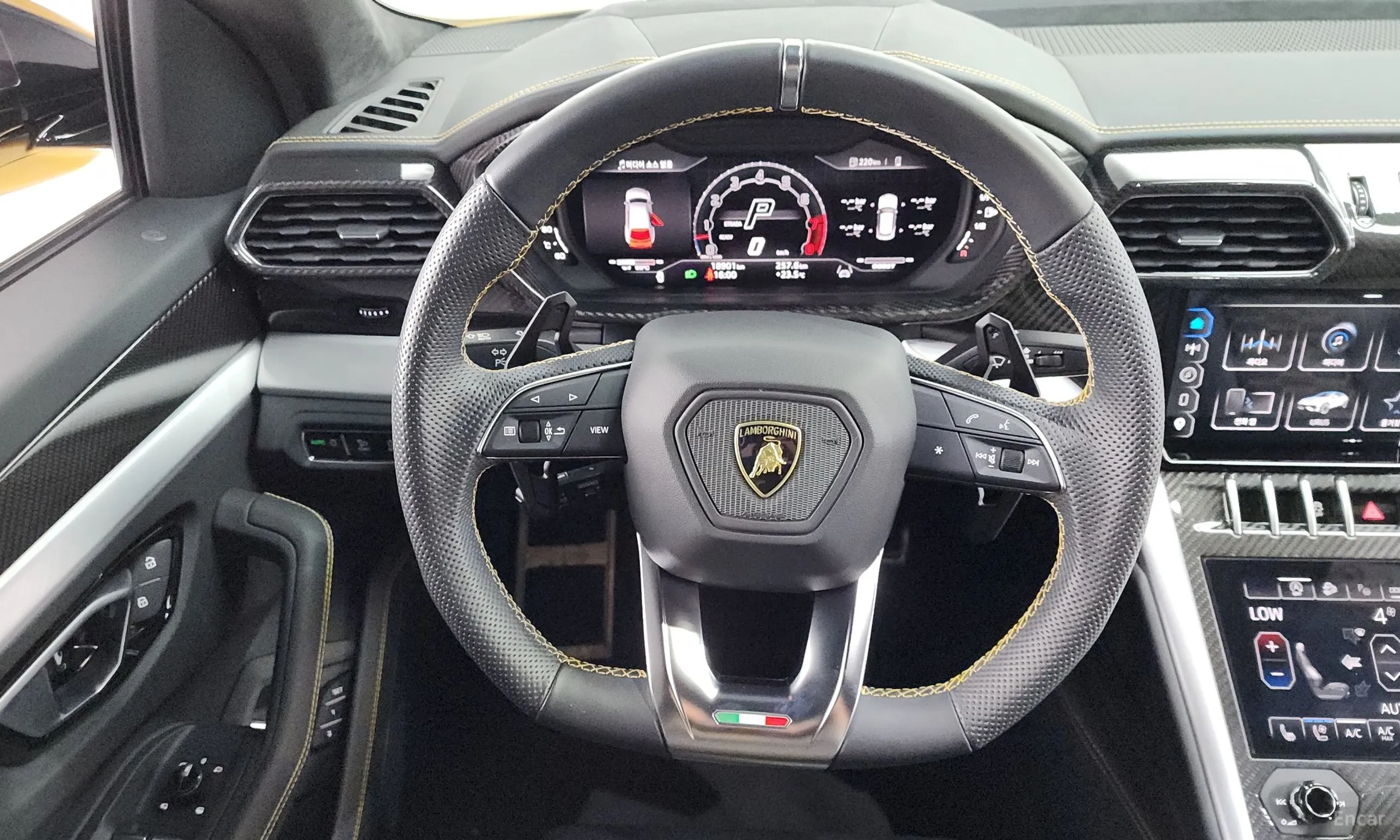 Lamborghini Urus превью 13