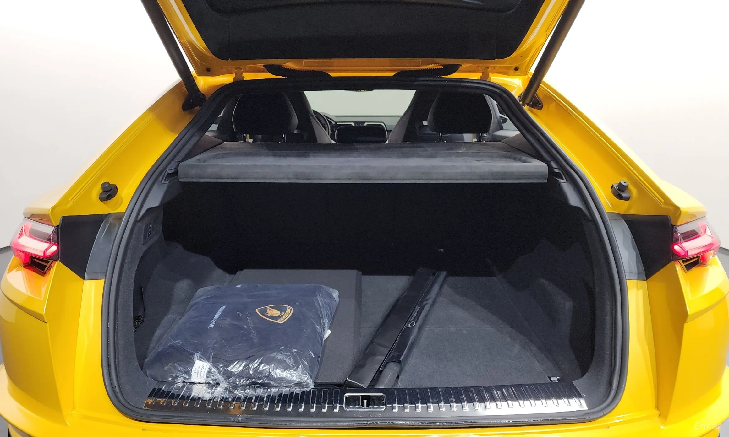 Lamborghini Urus превью 18