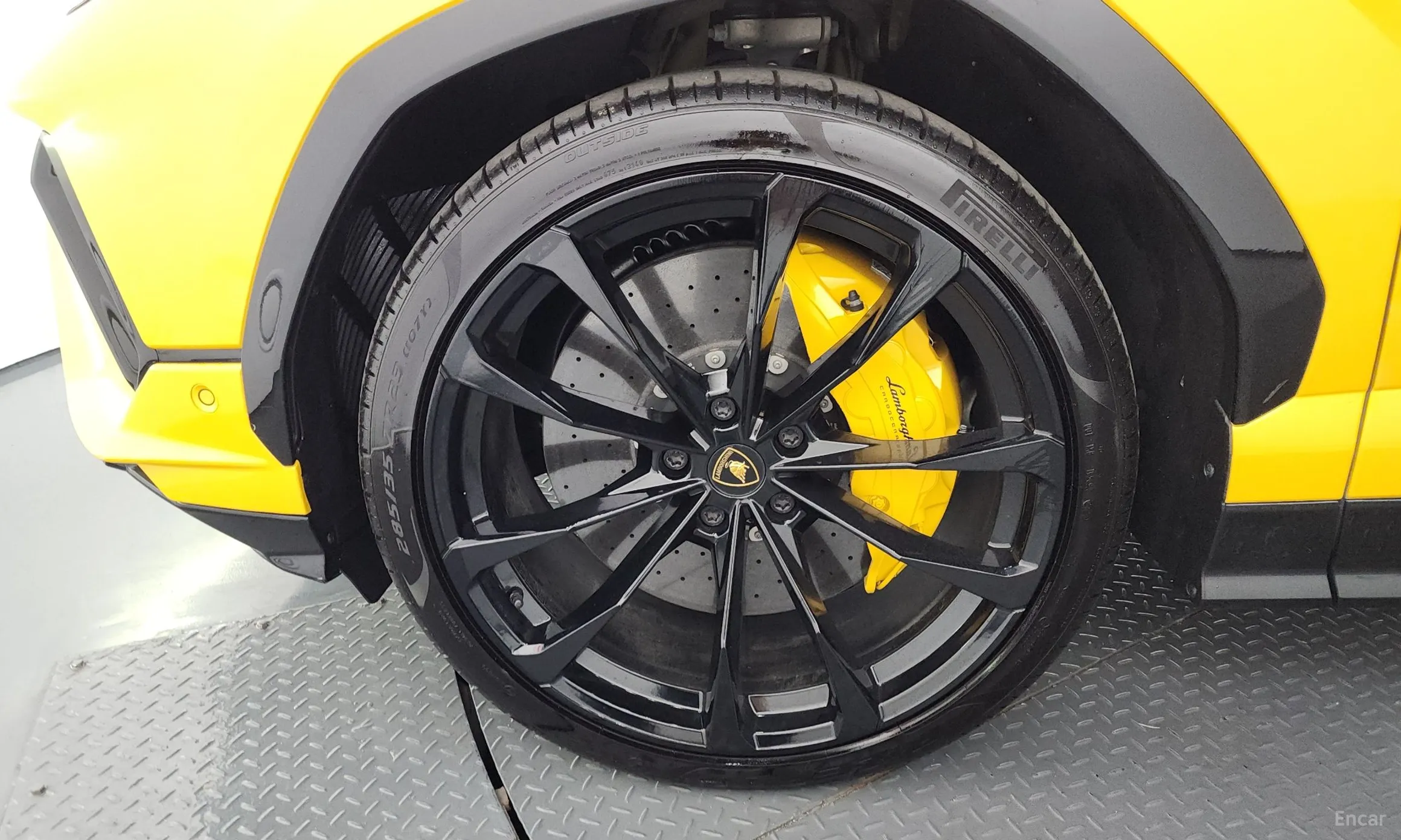 Lamborghini Urus превью 5