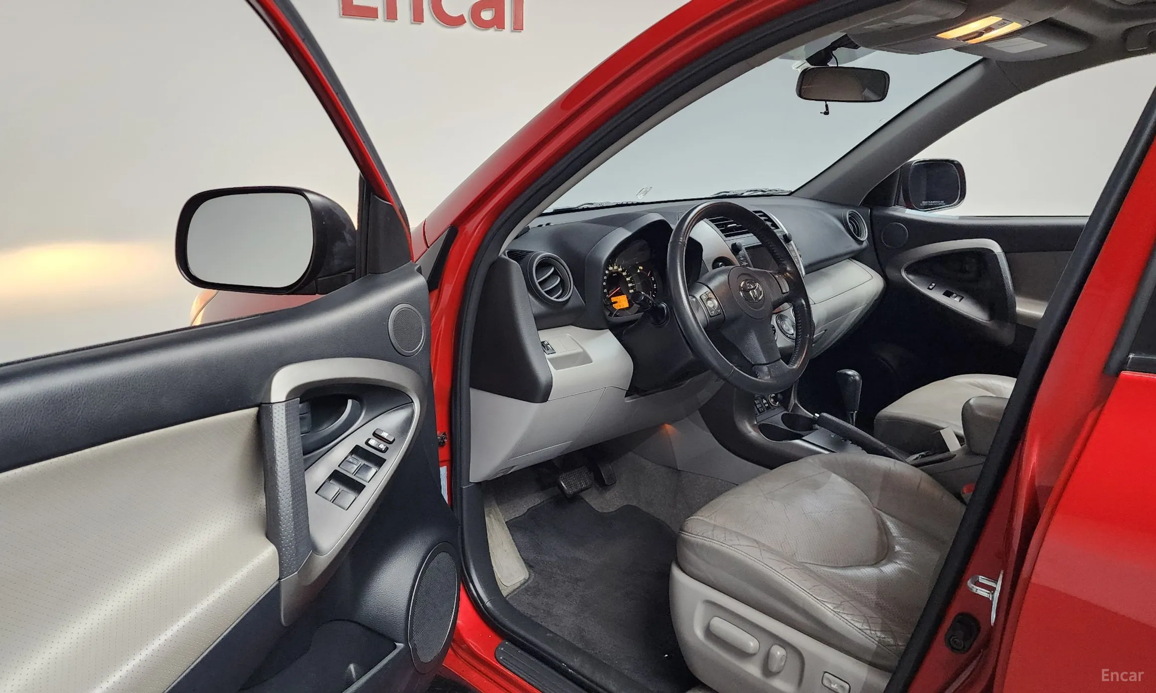Toyota RAV4 превью 10