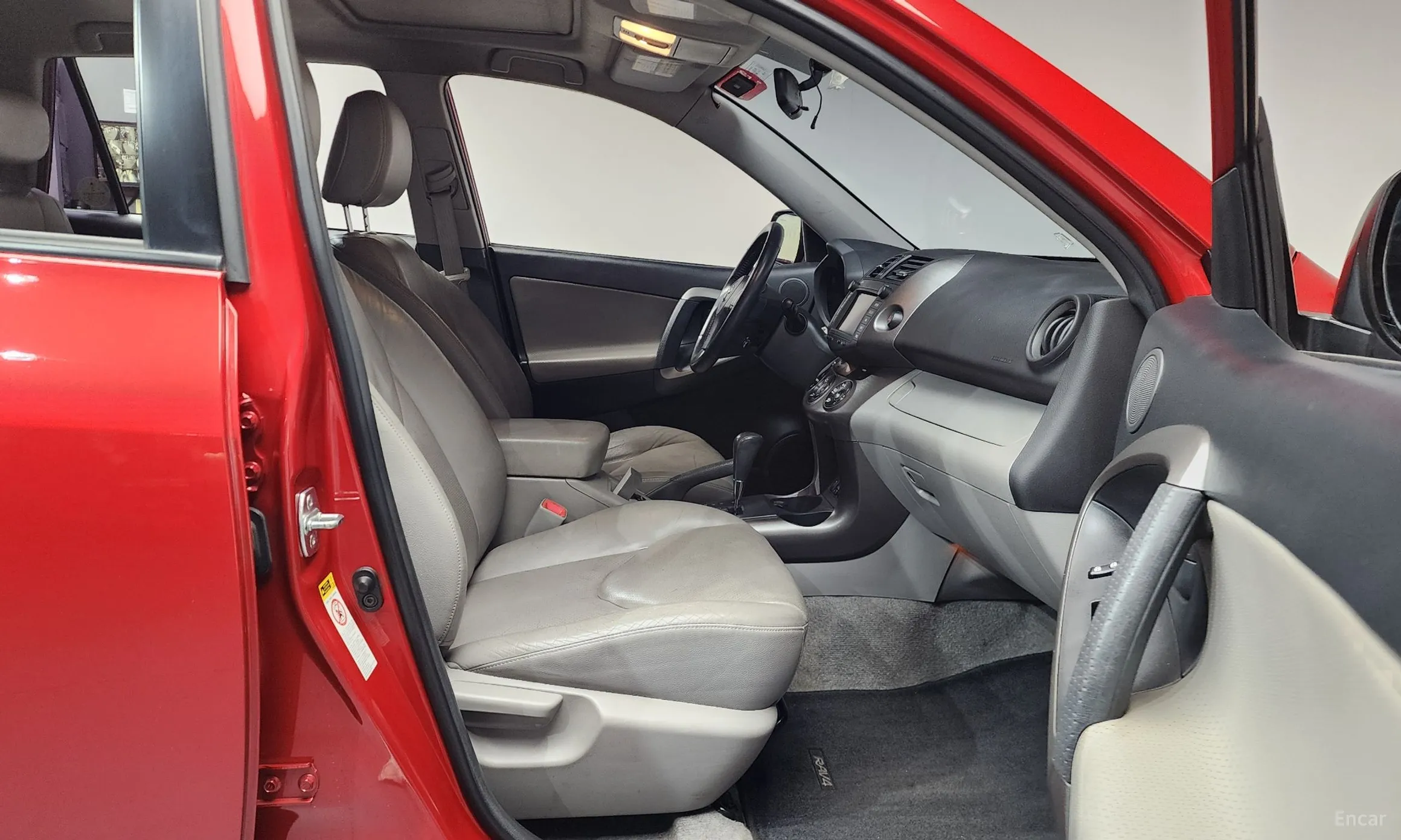 Toyota RAV4 превью 11