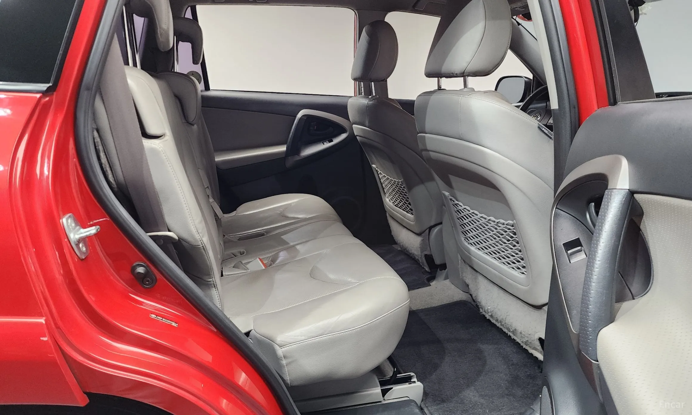Toyota RAV4 превью 12