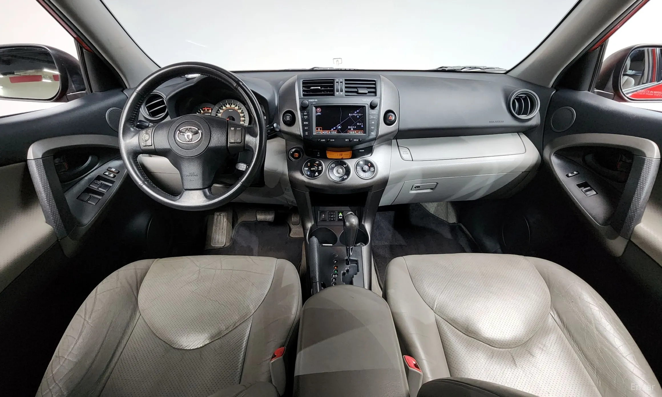Toyota RAV4 превью 7