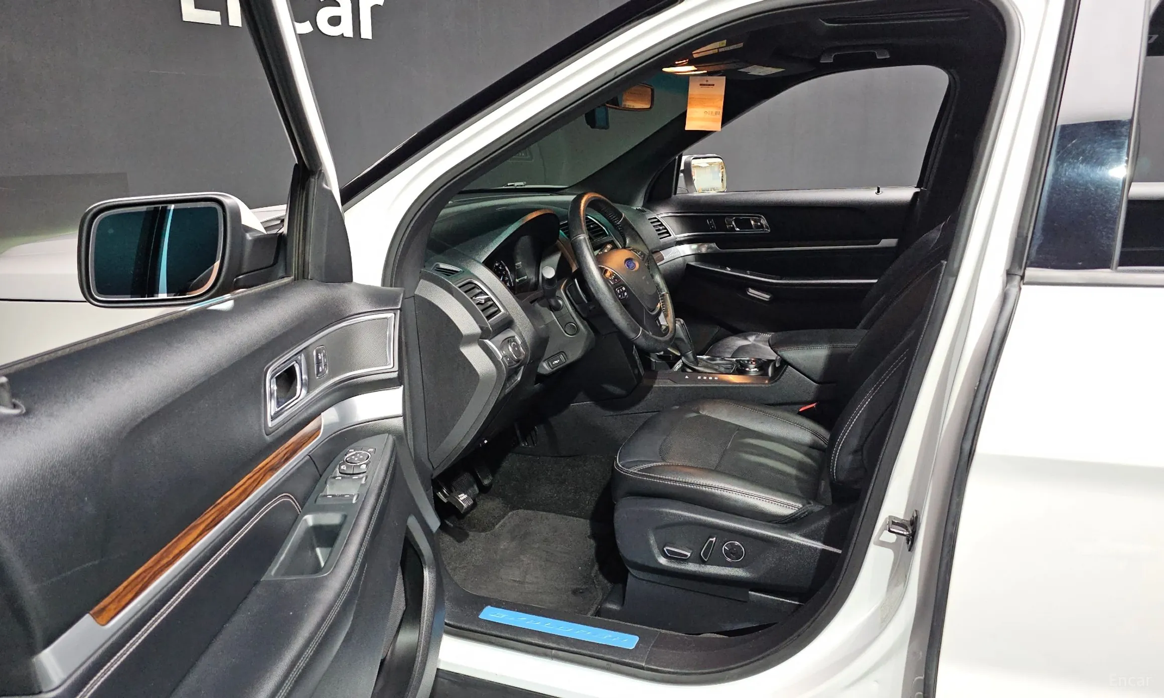 Ford Explorer превью 10