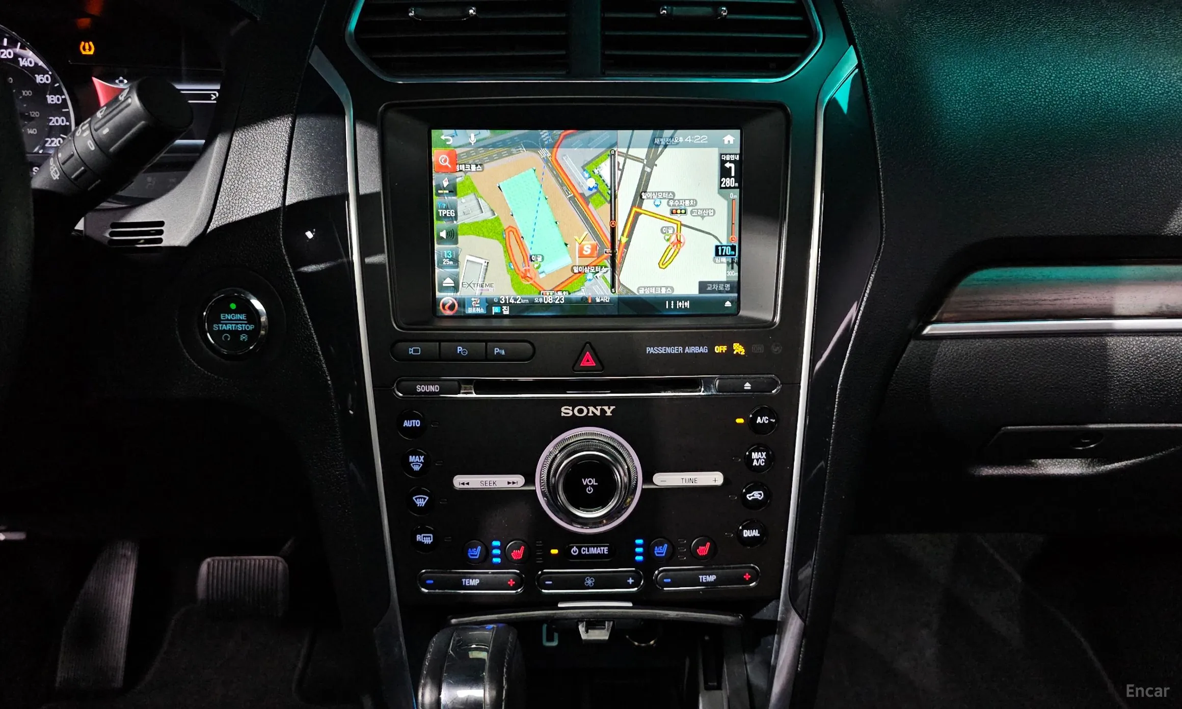 Ford Explorer превью 12
