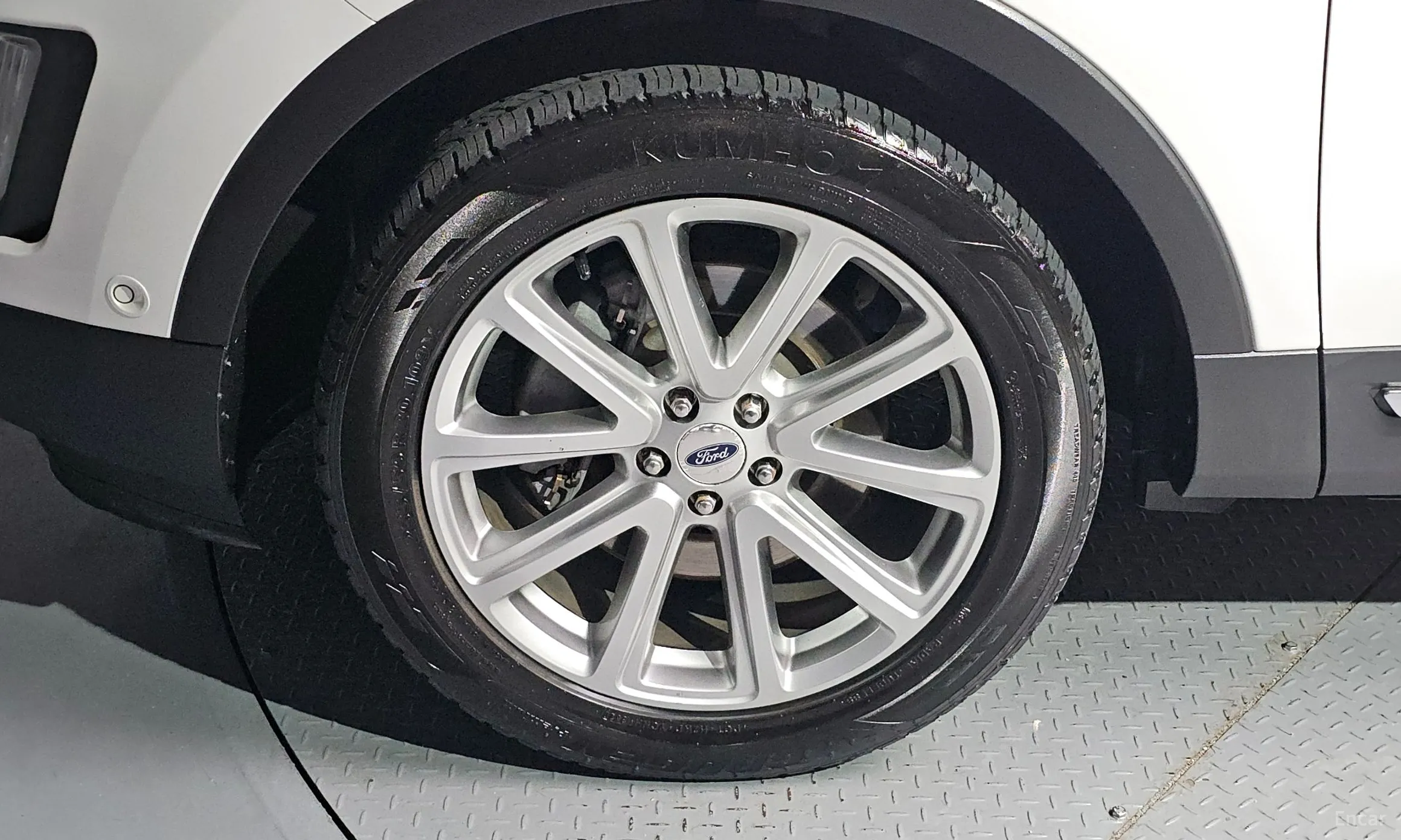 Ford Explorer превью 5