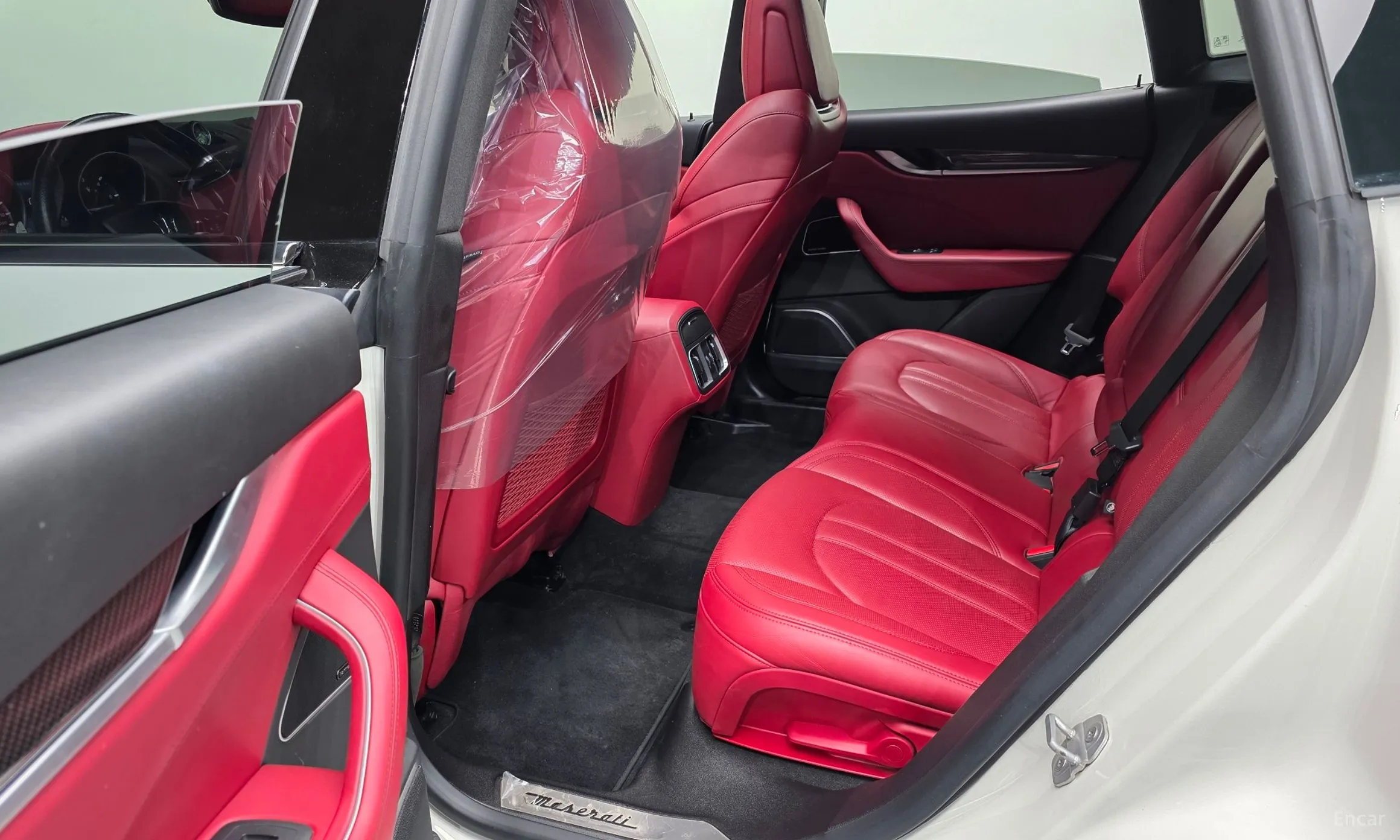 Maserati Levante превью 12