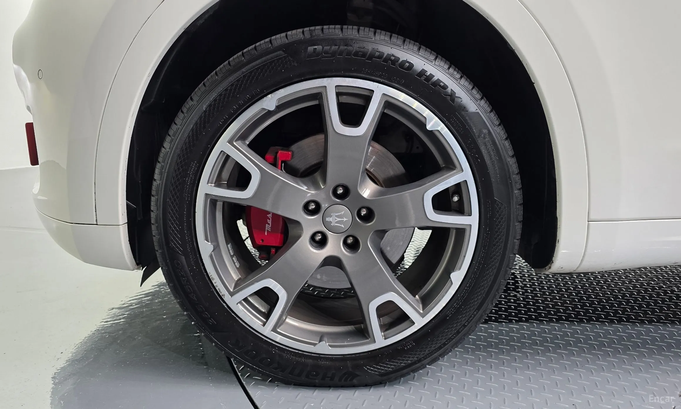 Maserati Levante превью 5