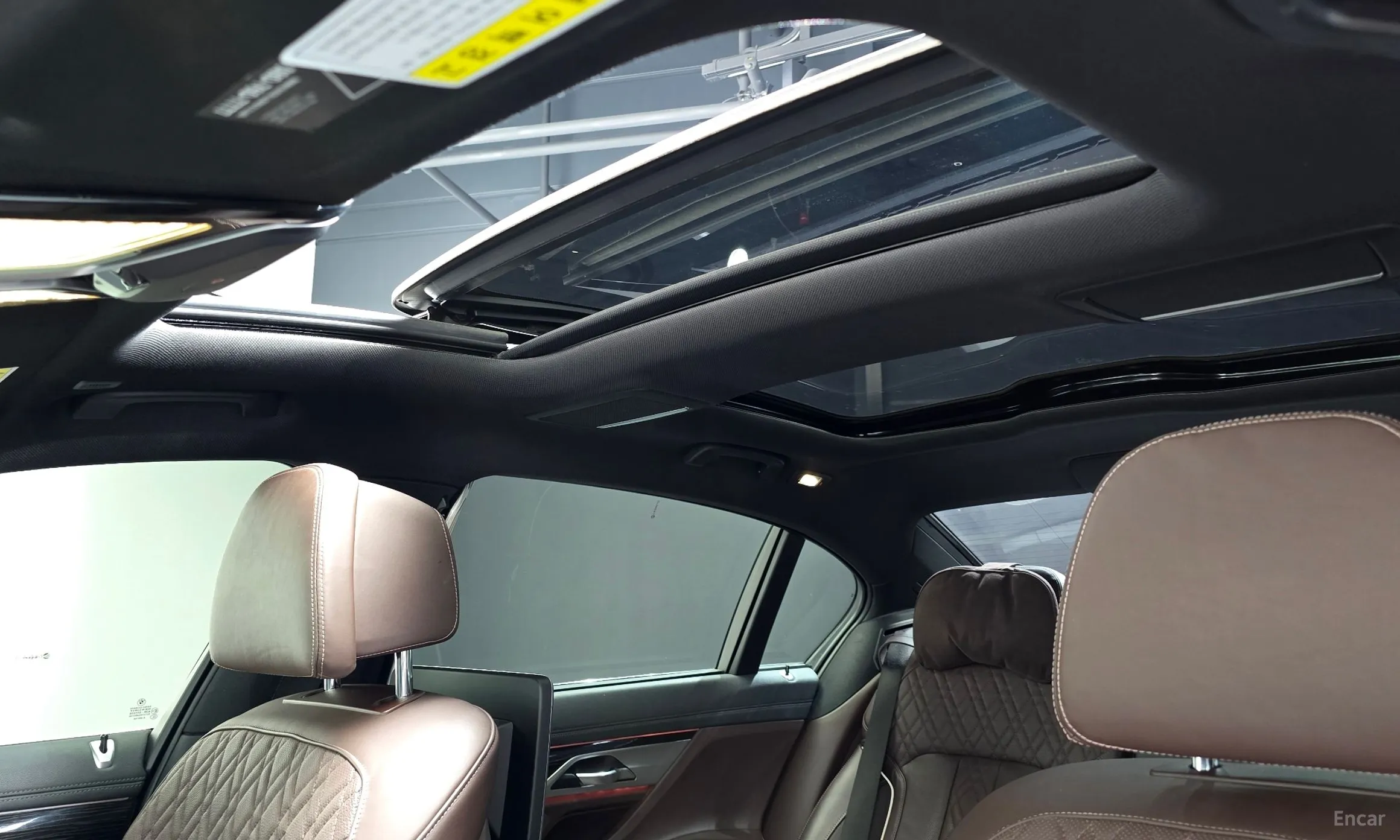 BMW 7 Series (G11) превью 18