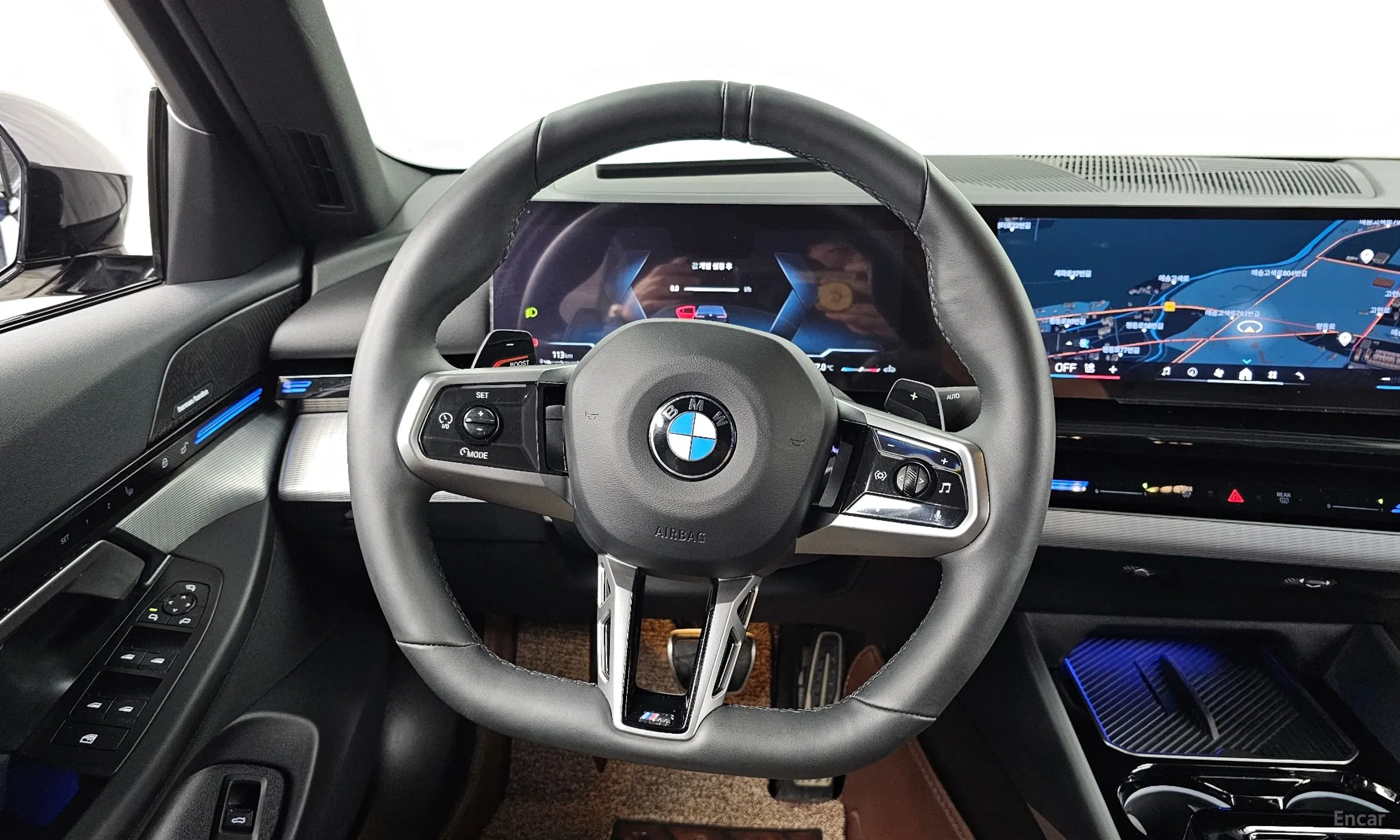 BMW 5 Series (G60) превью 13