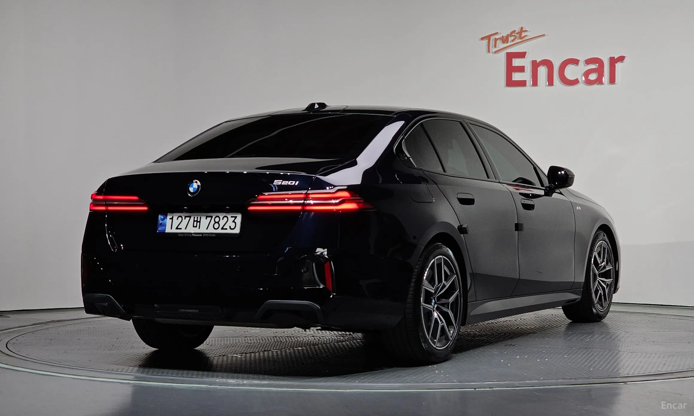 BMW 5 Series (G60)