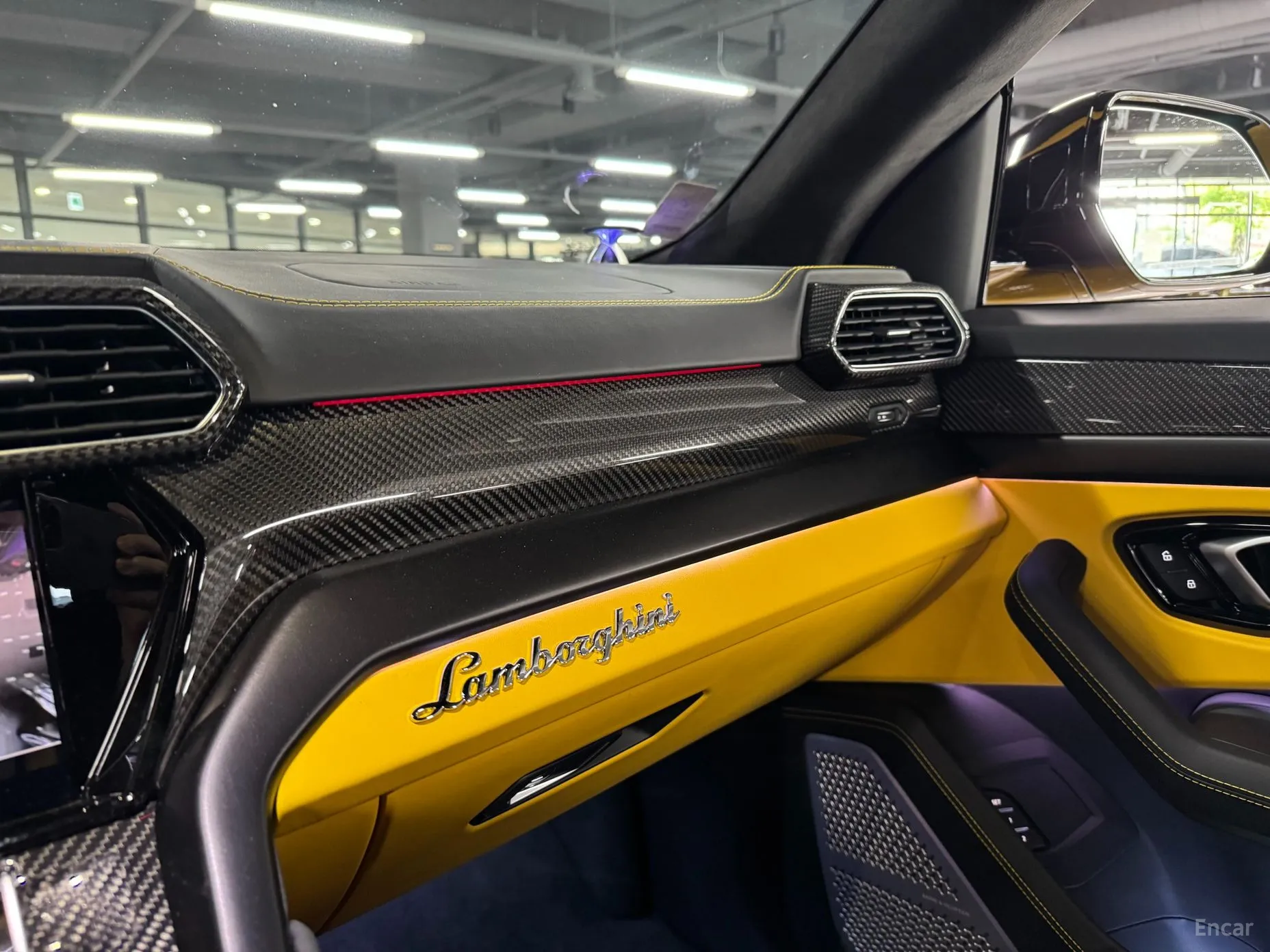 Lamborghini Urus превью 13