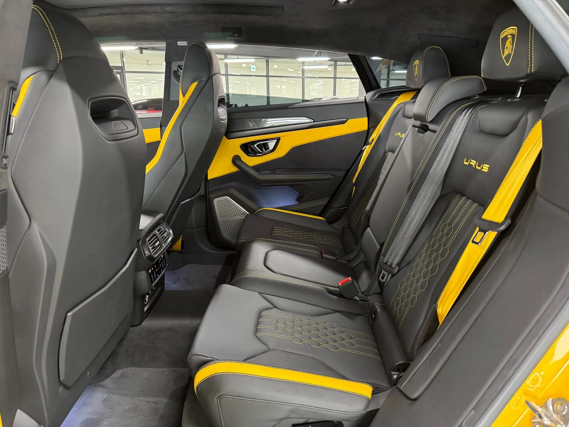 Lamborghini Urus превью 8