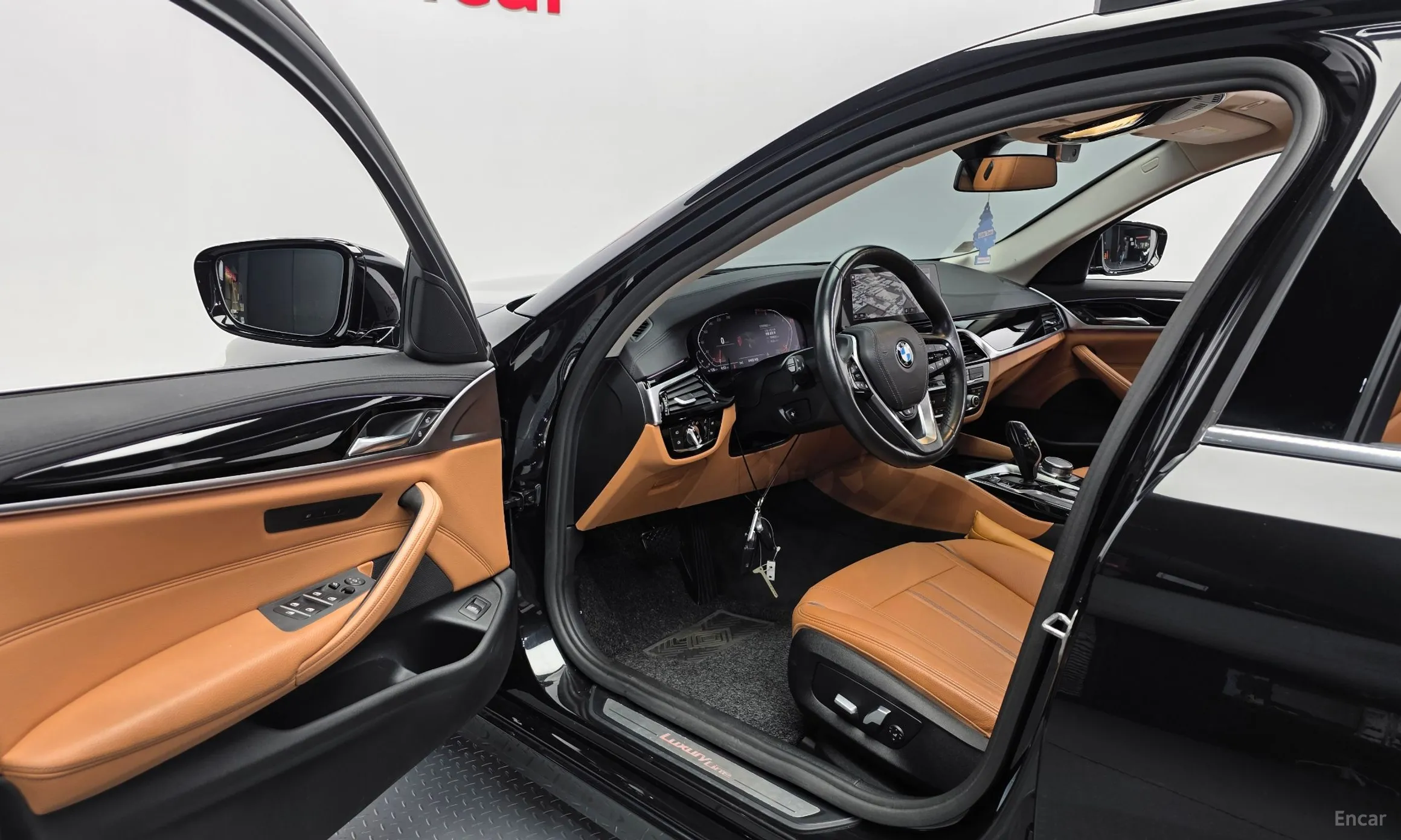 BMW 5 Series (G30) превью 10